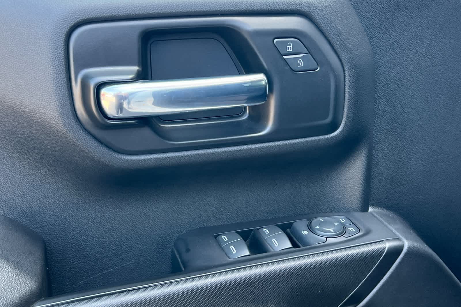 2022 Chevrolet Silverado 1500 Custom 12