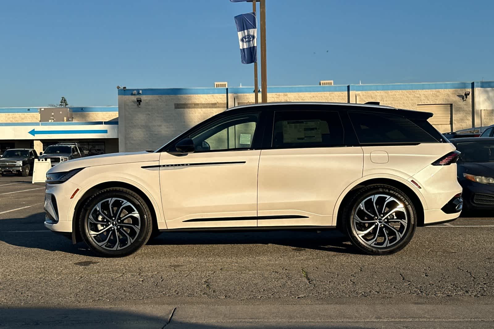 Thumbnail: 2026 Lincoln Nautilus - 5