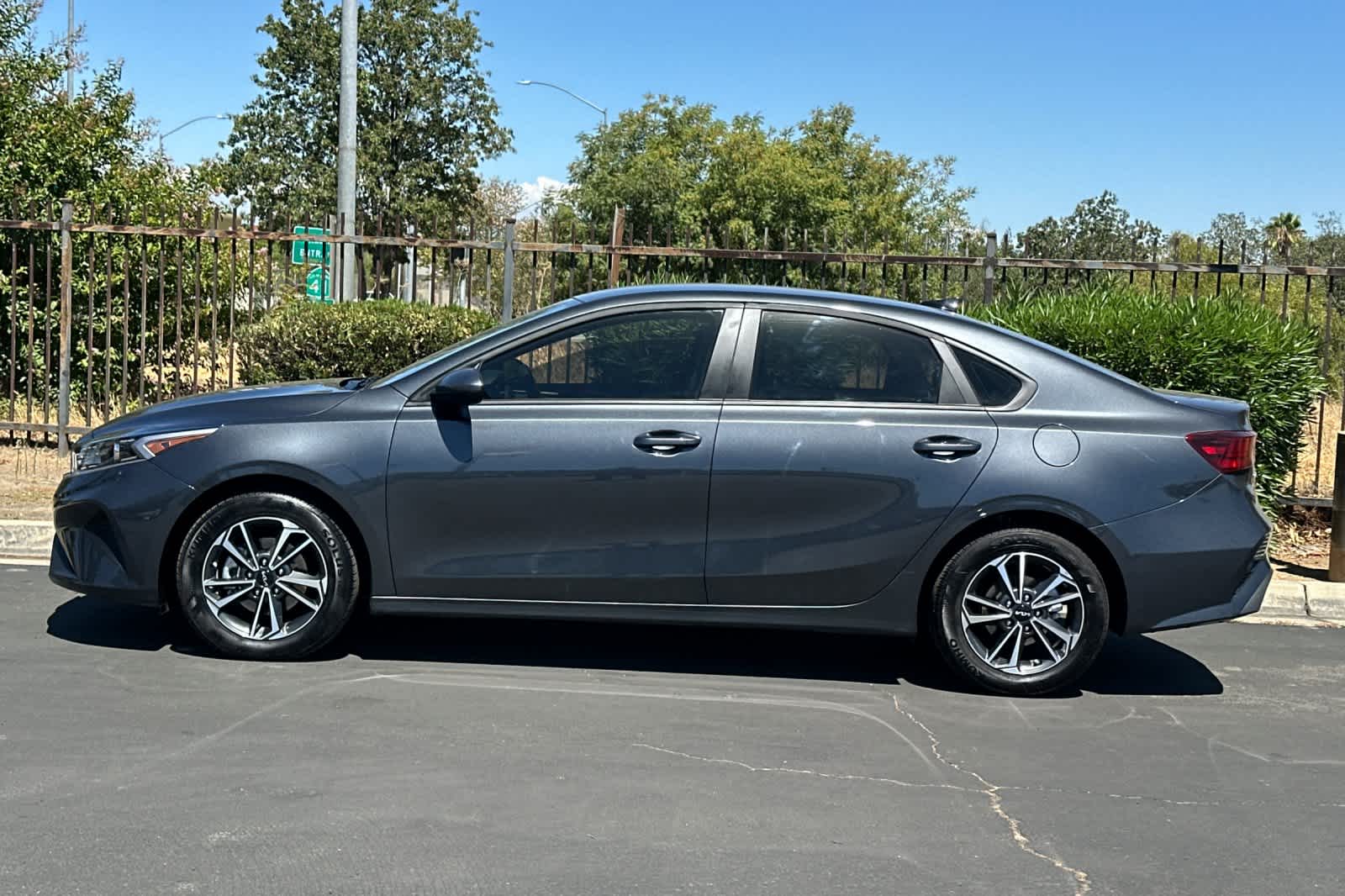 Thumbnail: 2024 Kia Forte - 6