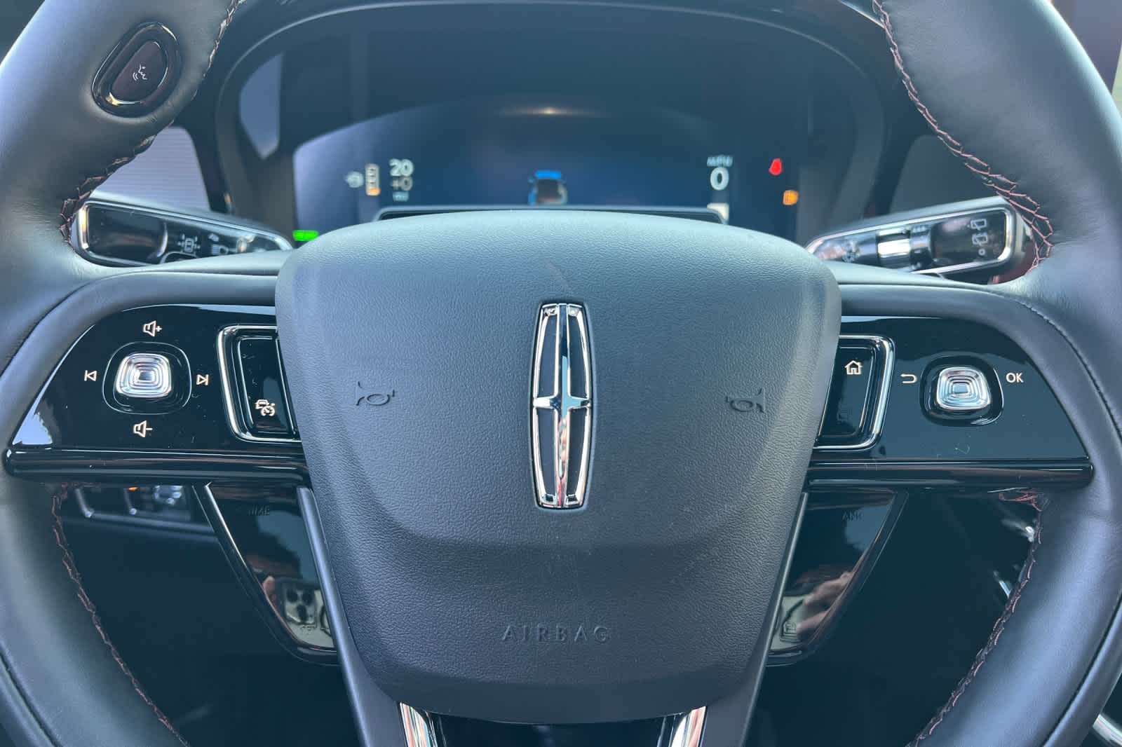 Thumbnail: 2026 Lincoln Corsair - 25