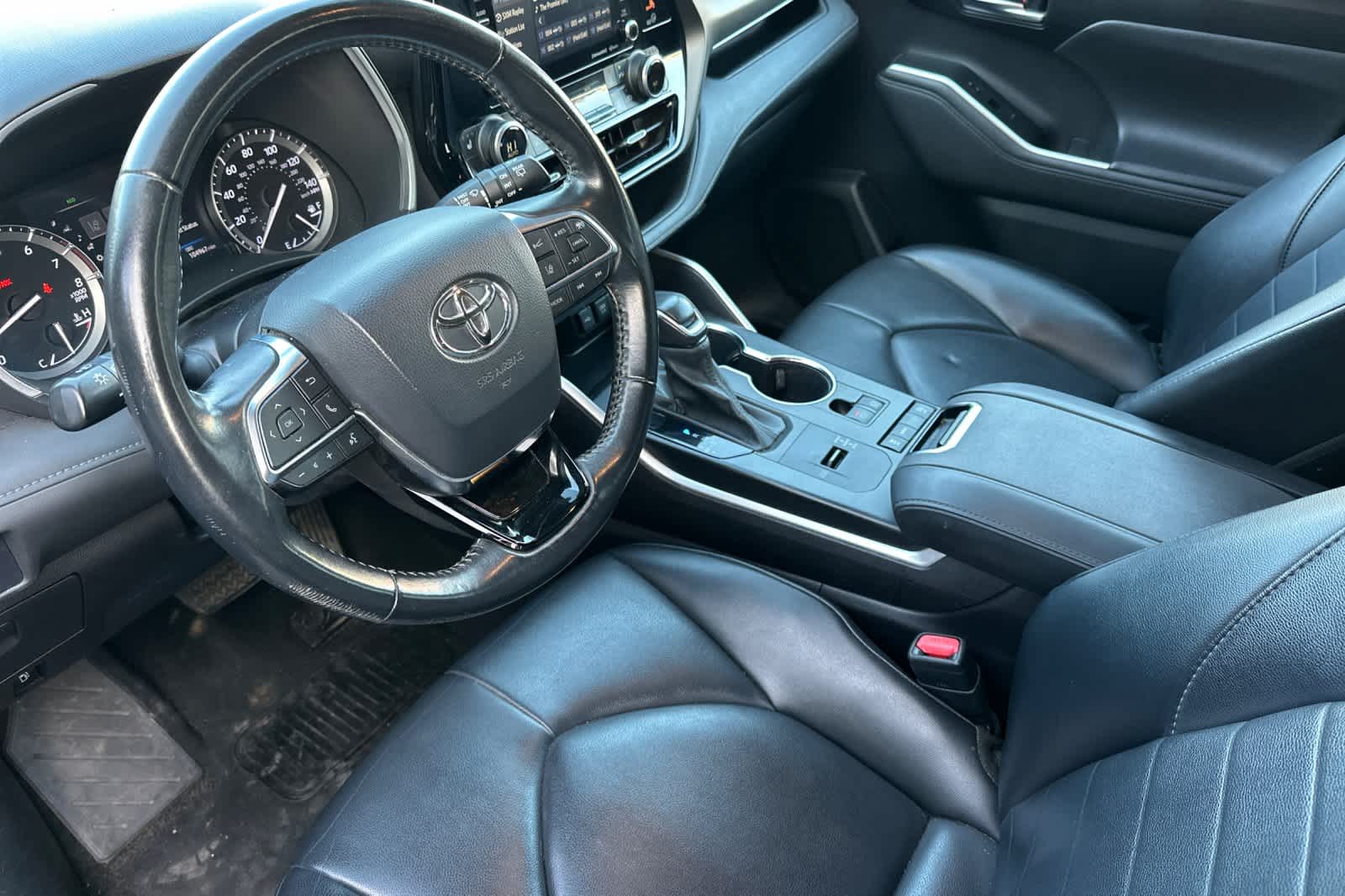 Thumbnail: 2021 Toyota Highlander - 11