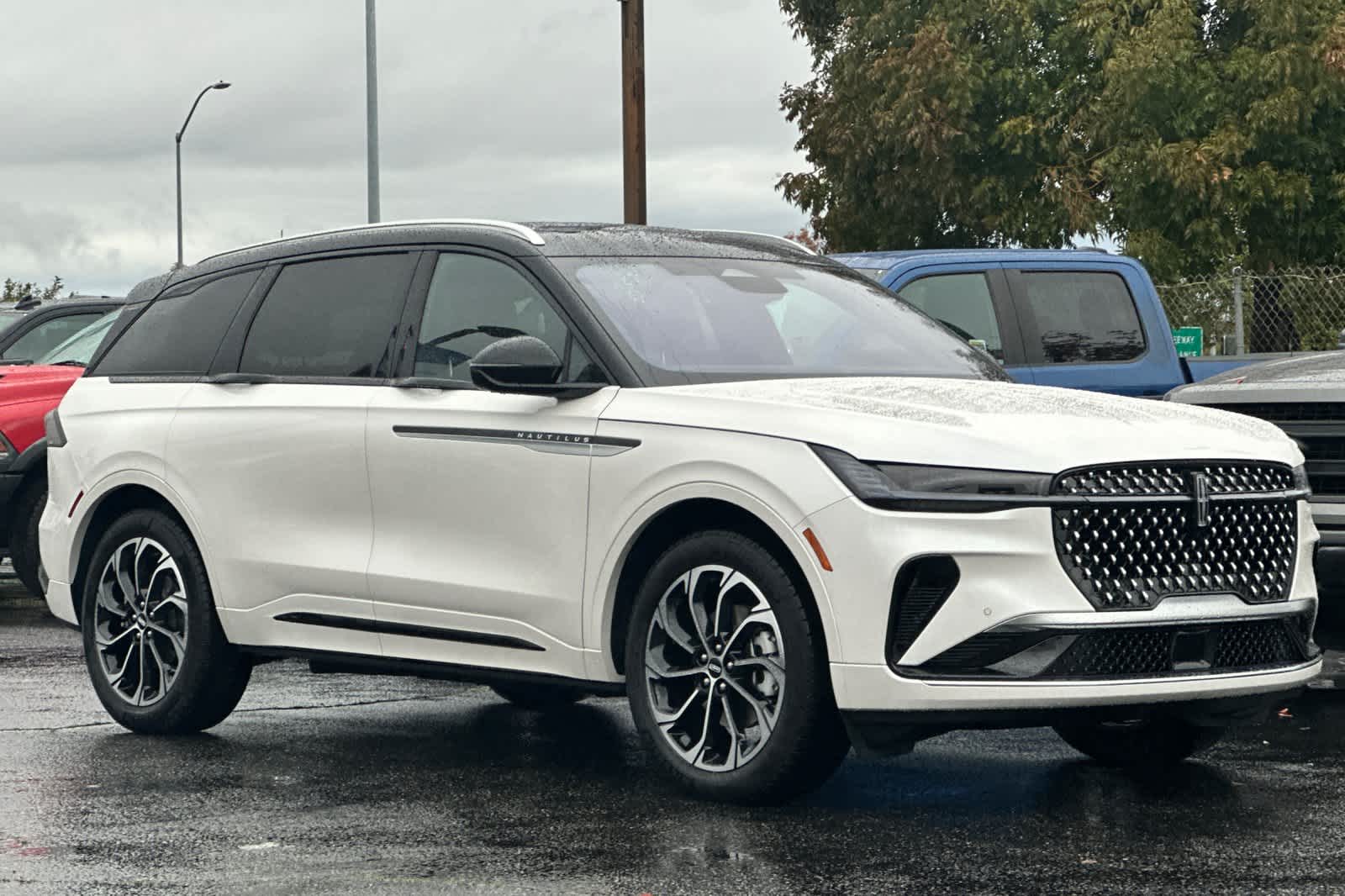 Thumbnail: 2026 Lincoln Nautilus - 10