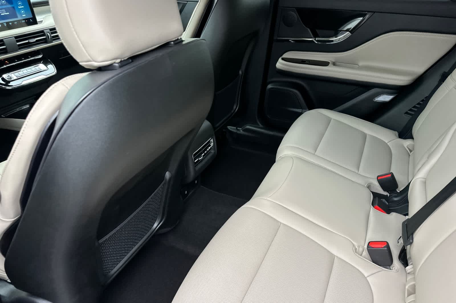 Thumbnail: 2025 Lincoln Corsair - 4