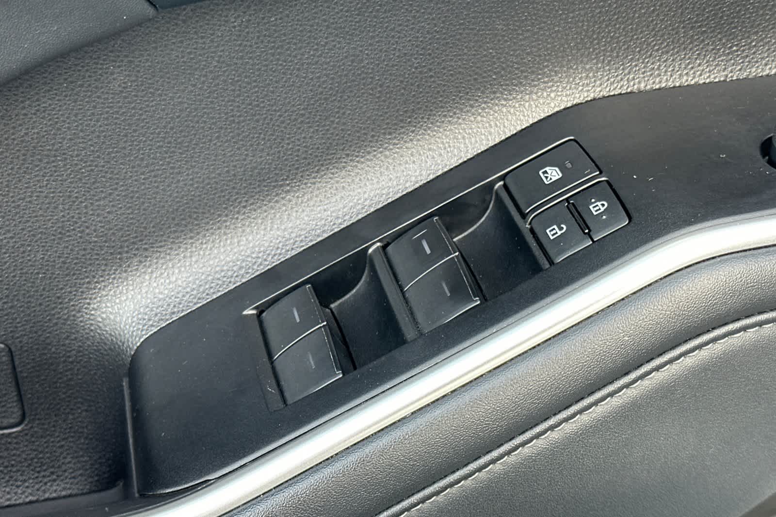 Thumbnail: 2022 Toyota Highlander - 13