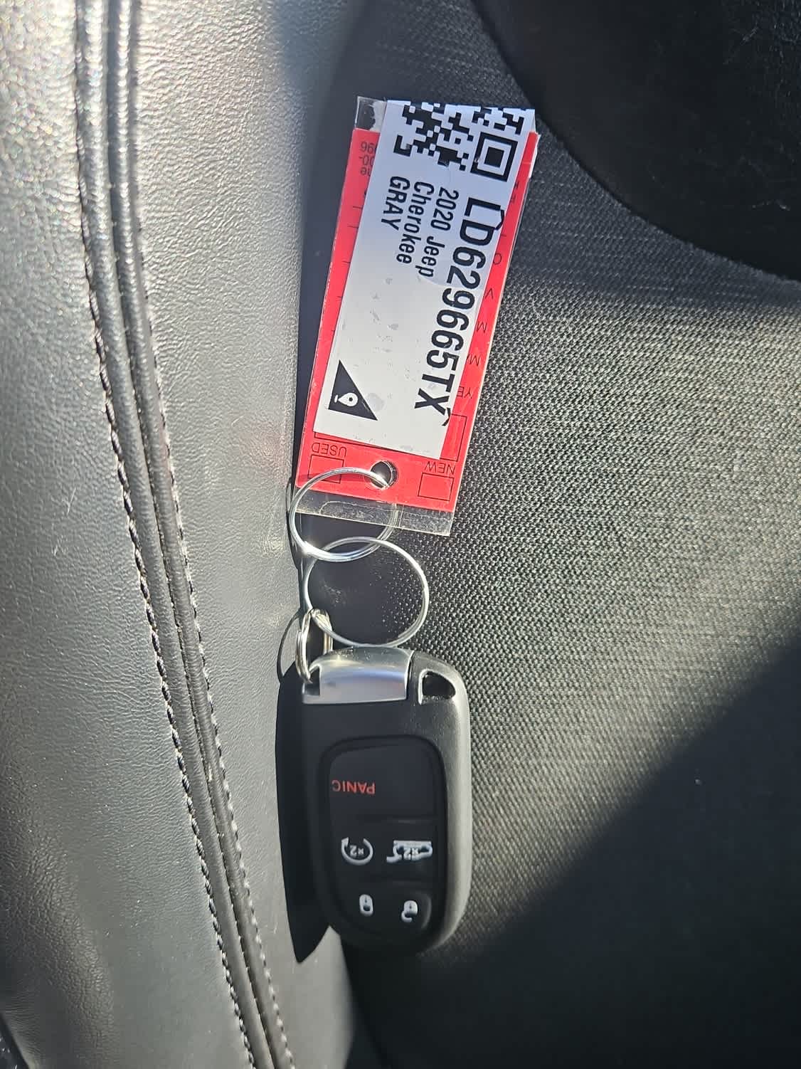 Thumbnail: 2020 Jeep Cherokee - 20