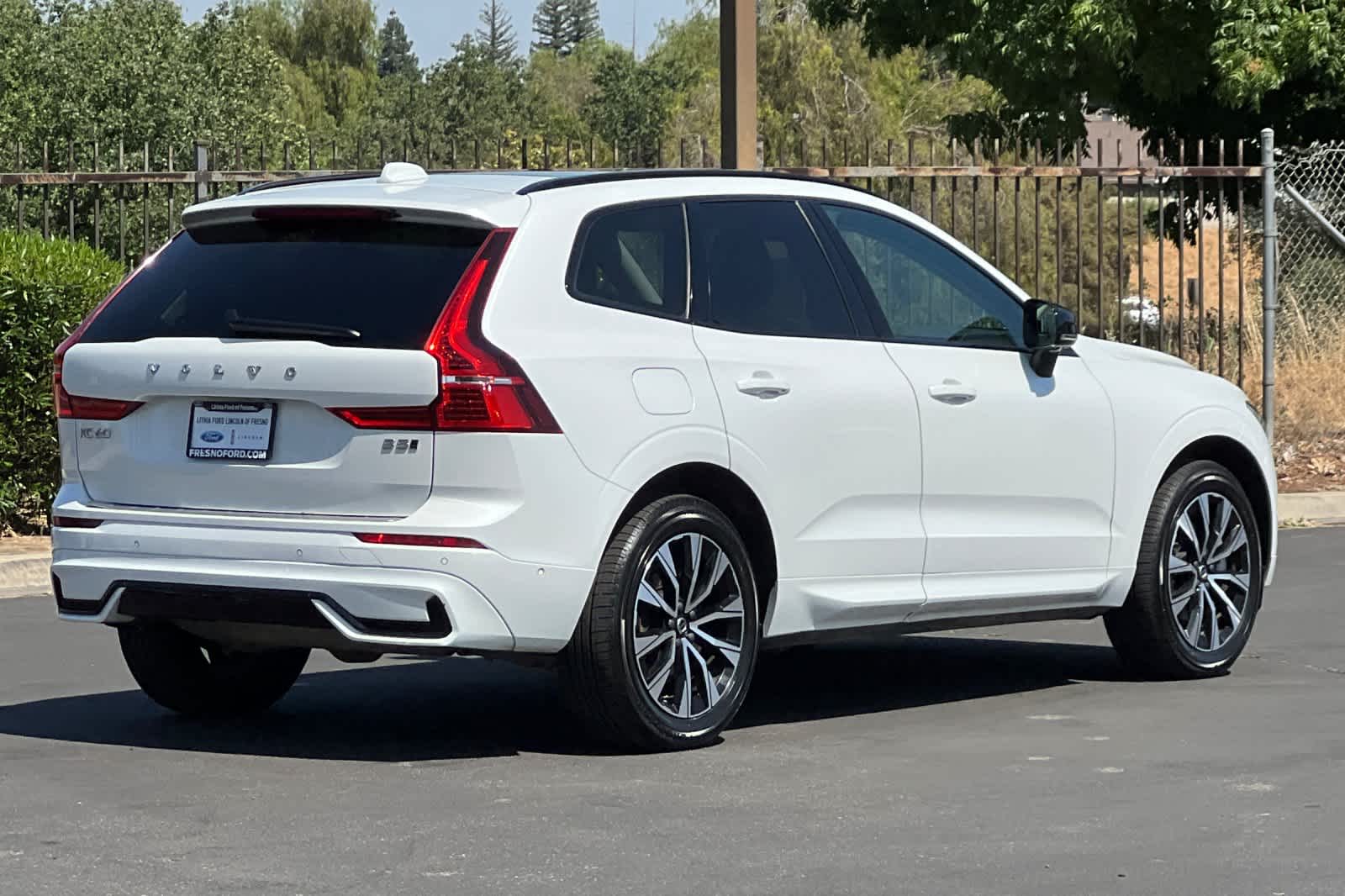 Thumbnail: 2023 Volvo XC60 - 2
