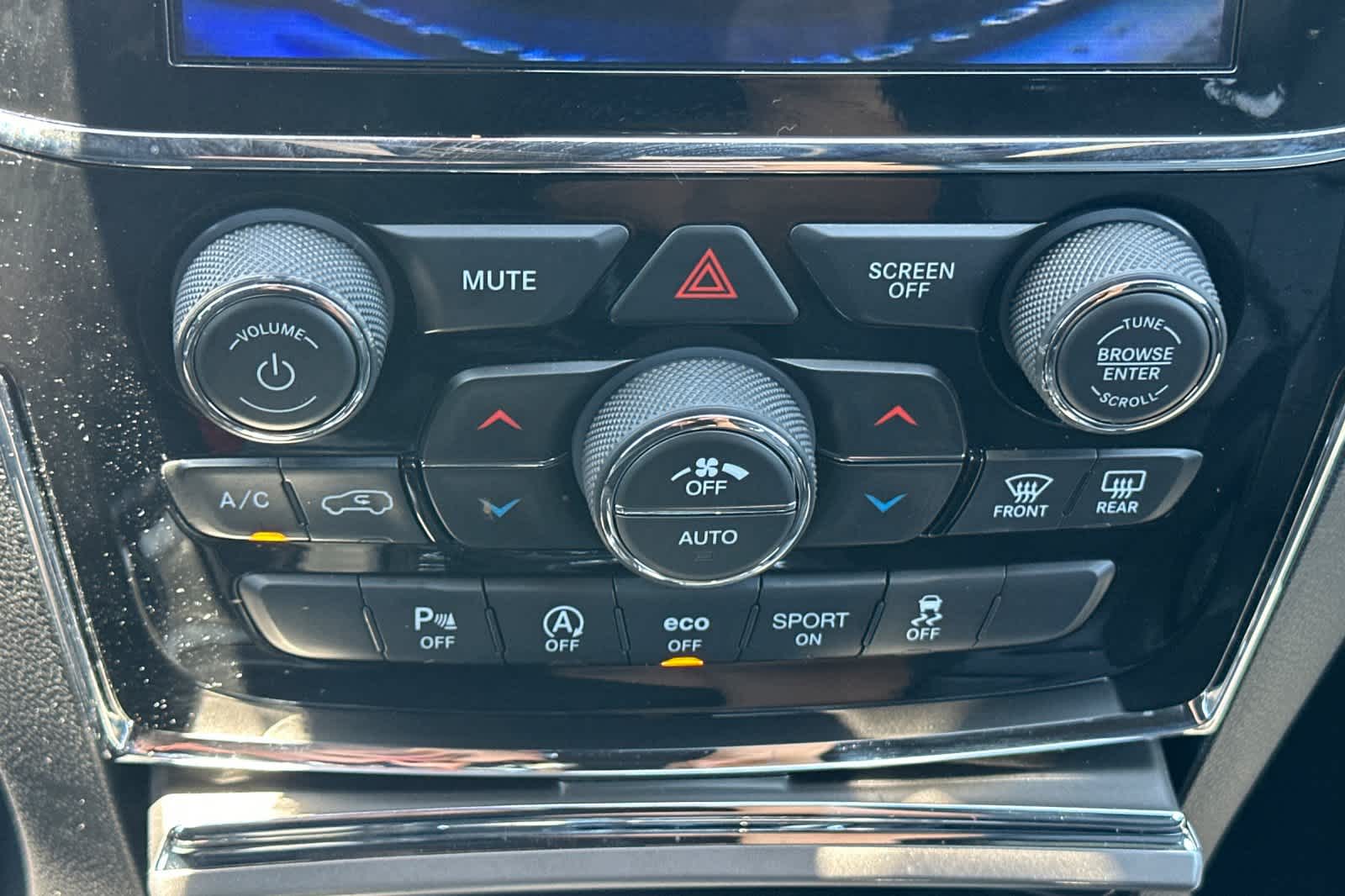 Thumbnail: 2019 Jeep Grand Cherokee - 21