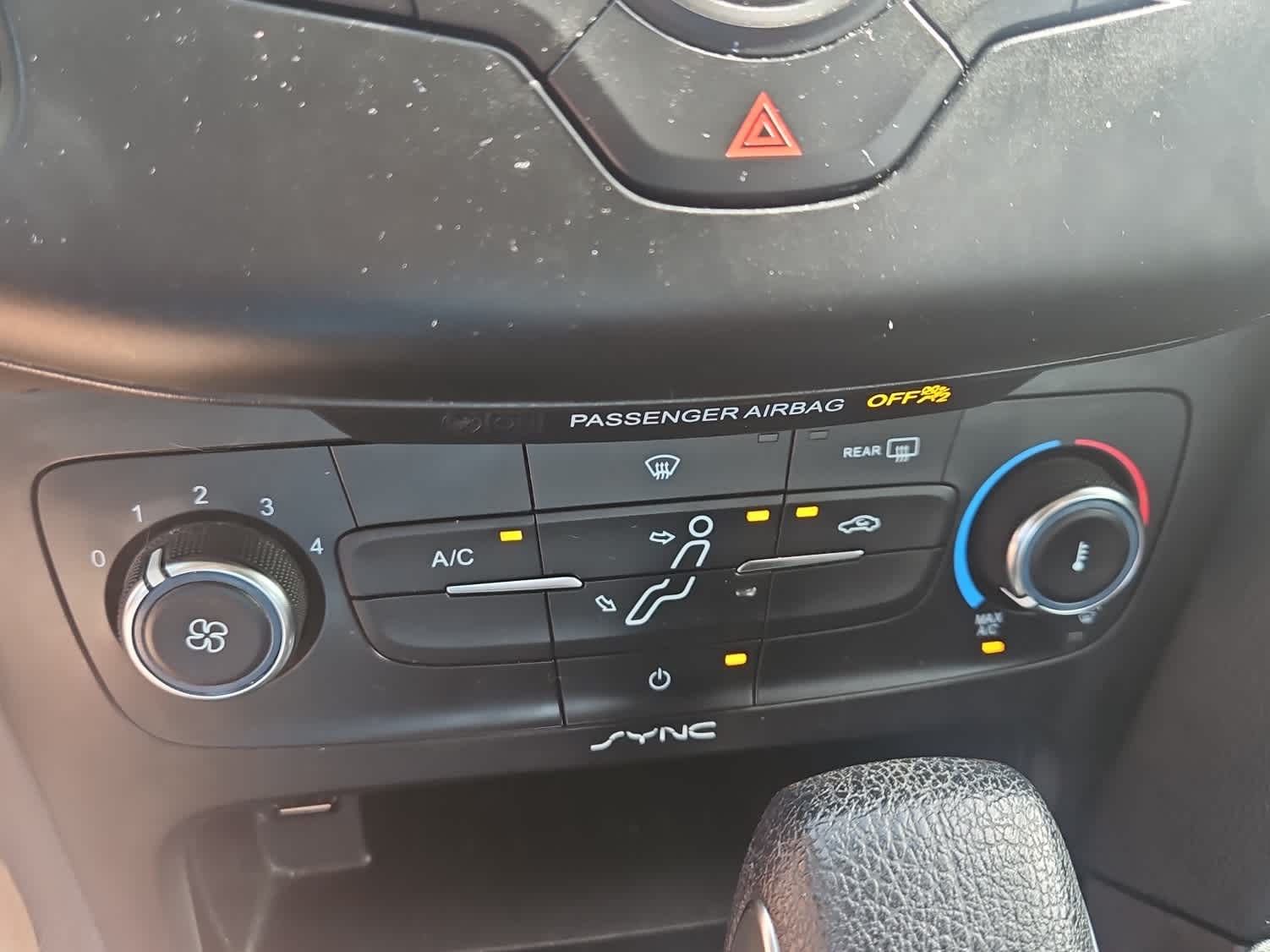 Thumbnail: 2018 Ford Focus - 18