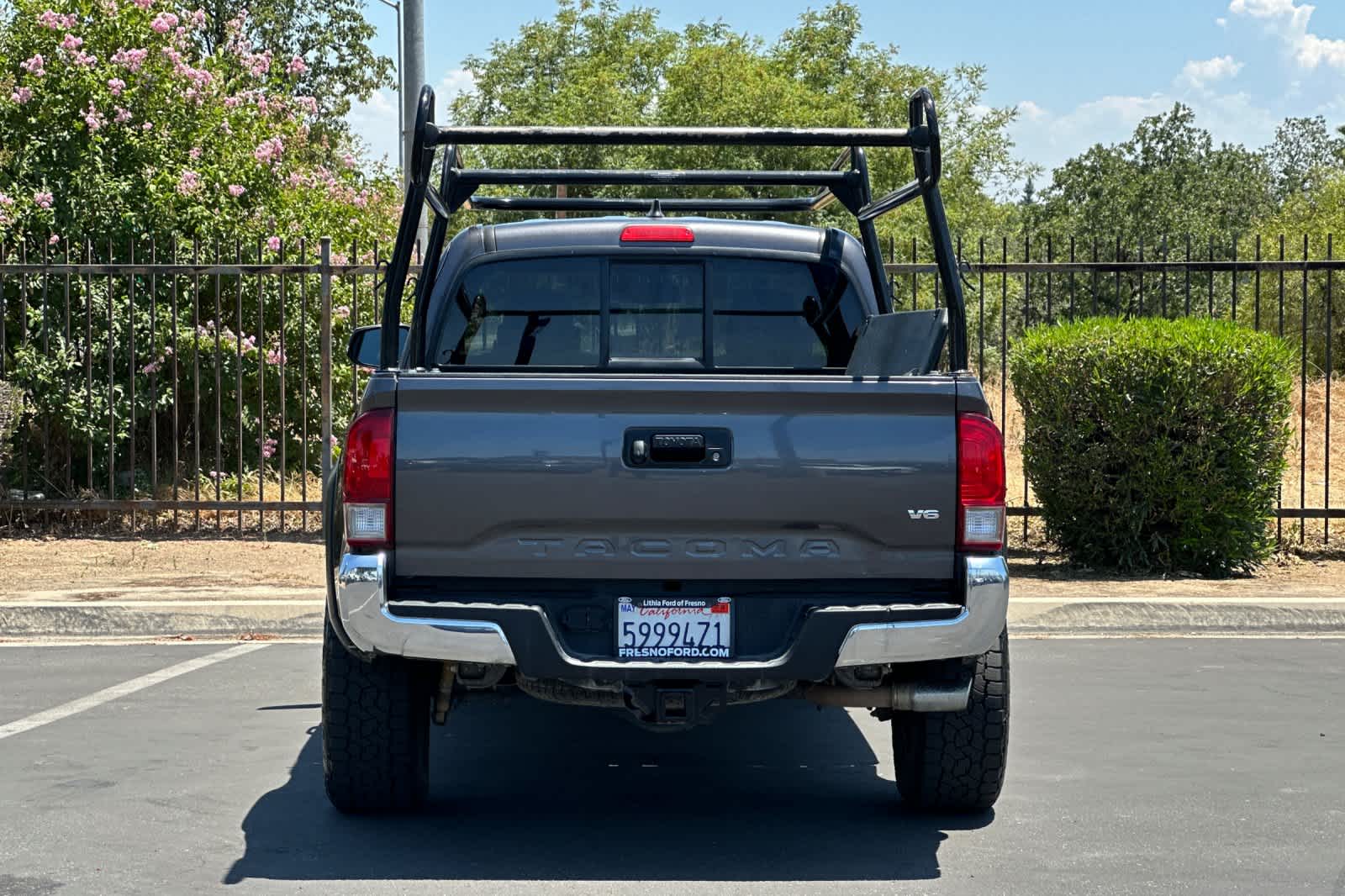 Thumbnail: 2016 Toyota Tacoma - 7