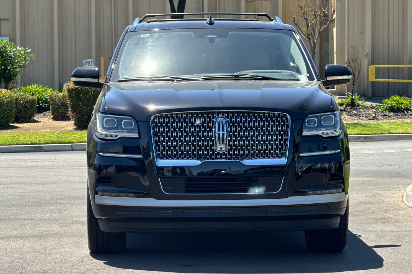 Thumbnail: 2024 Lincoln Navigator - 11