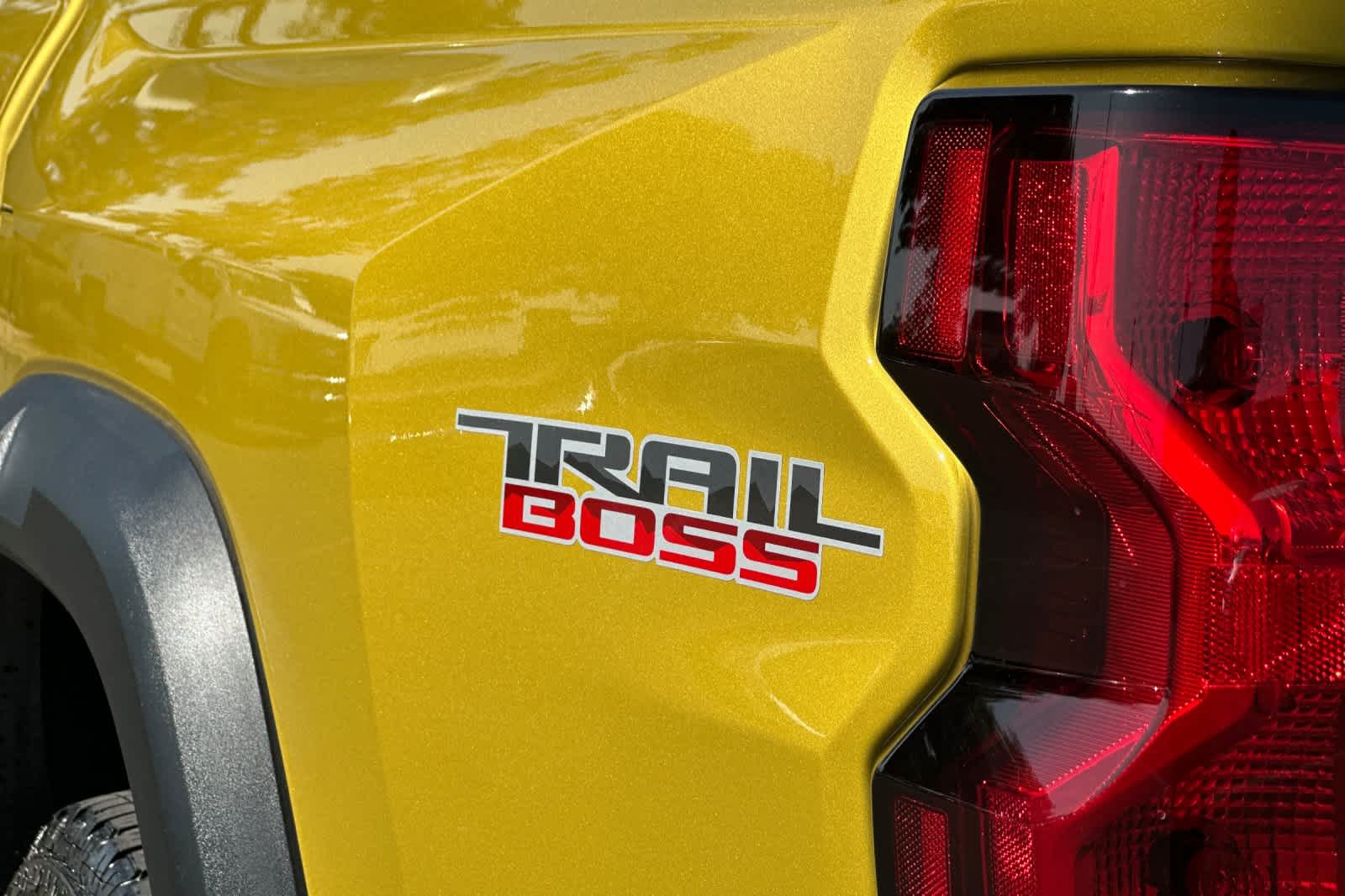 Thumbnail: 2023 Chevrolet Colorado - 26