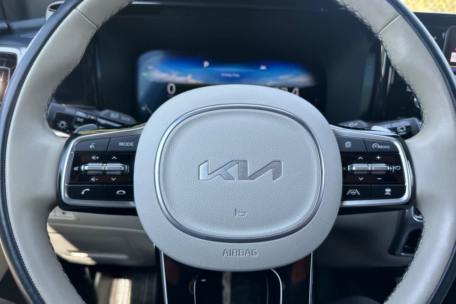 Thumbnail: 2023 Kia Sorento - 22