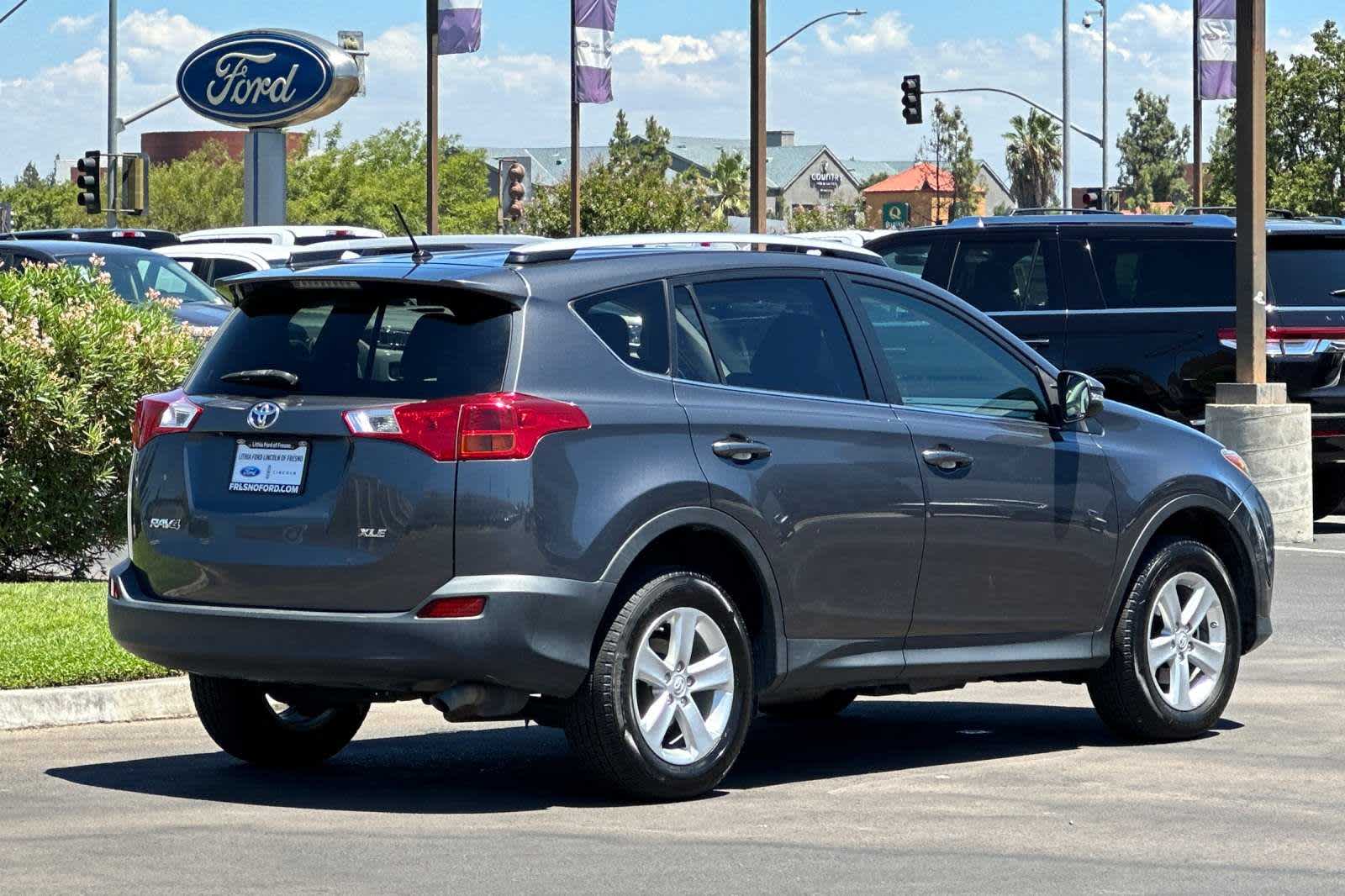 2013 Toyota RAV4 XLE 2