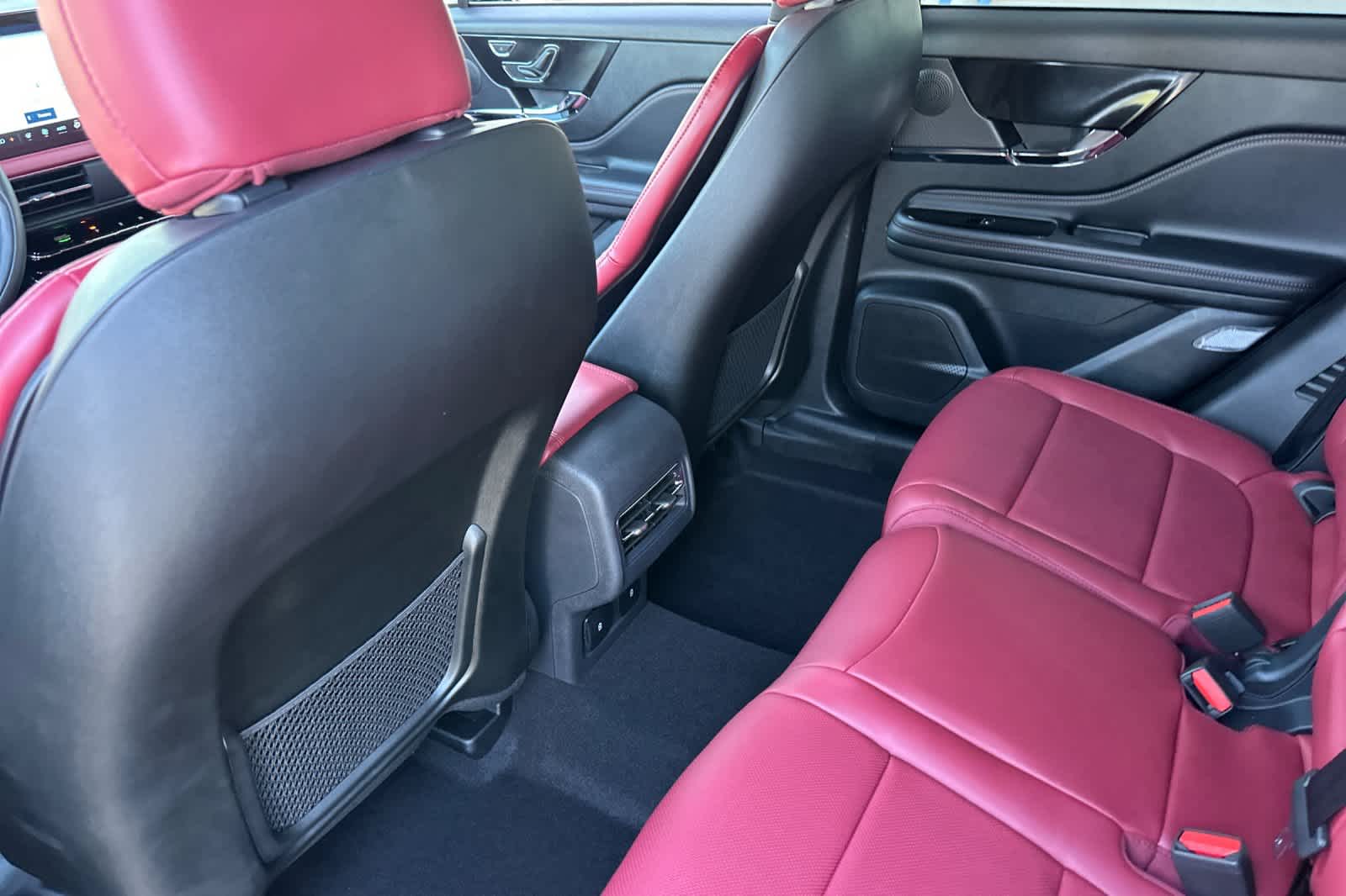 Thumbnail: 2025 Lincoln Corsair - 4