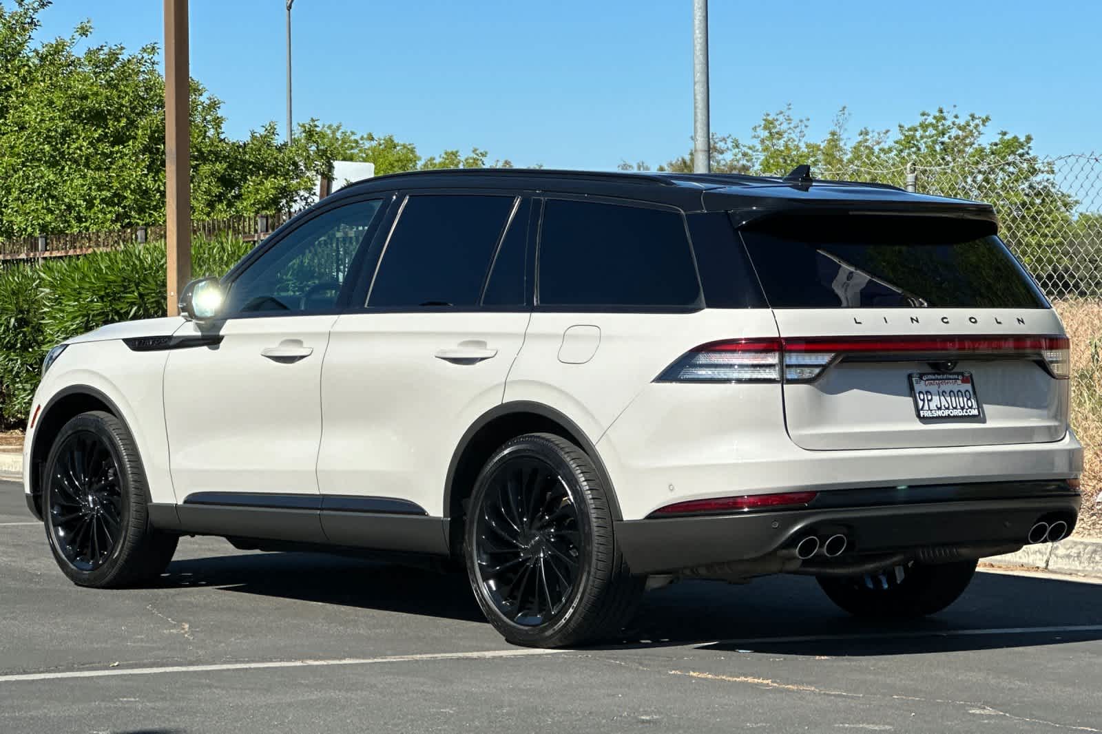 Thumbnail: 2023 Lincoln Aviator - 7