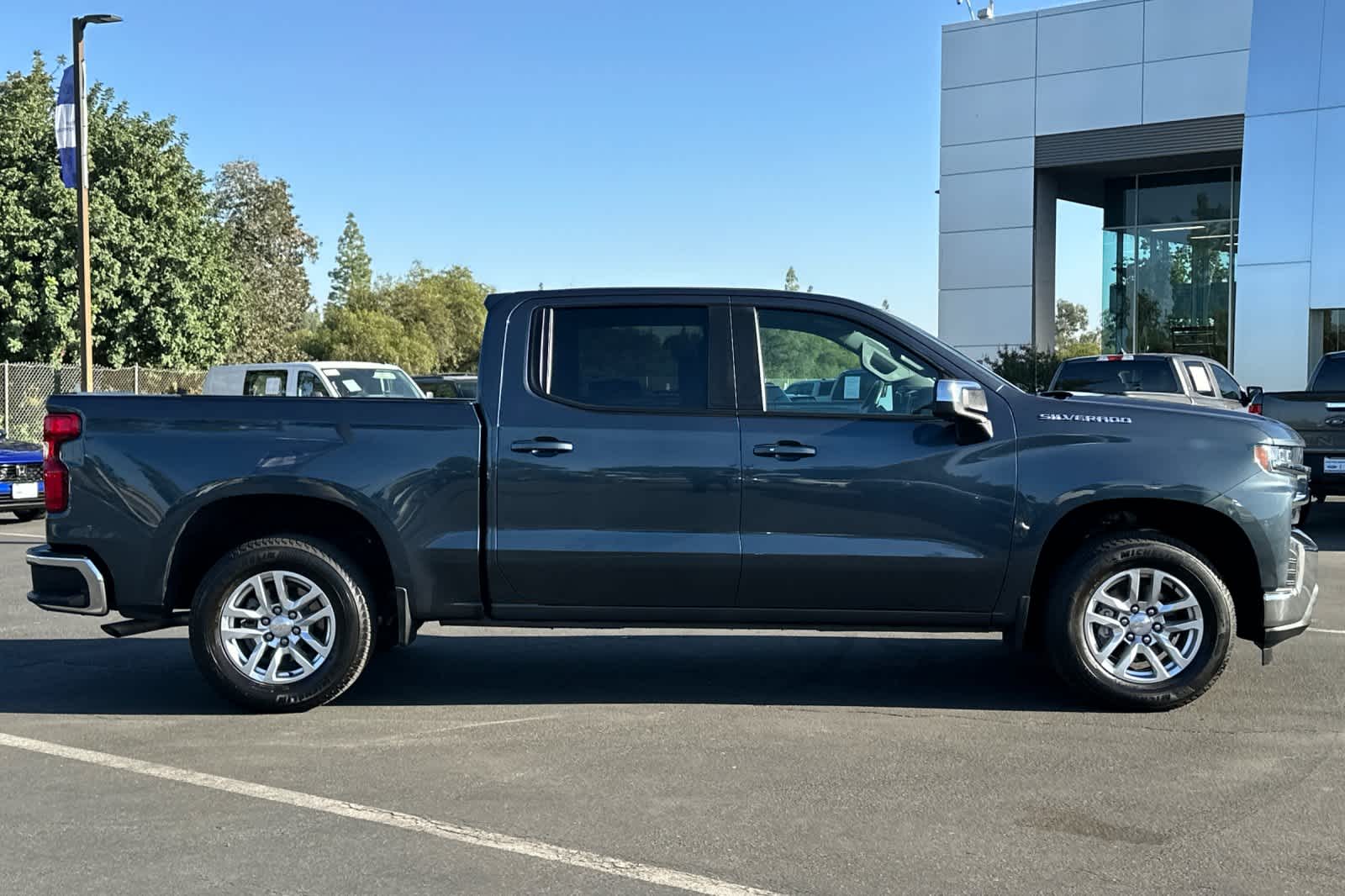 Thumbnail: 2020 Chevrolet Silverado 1500 - 9