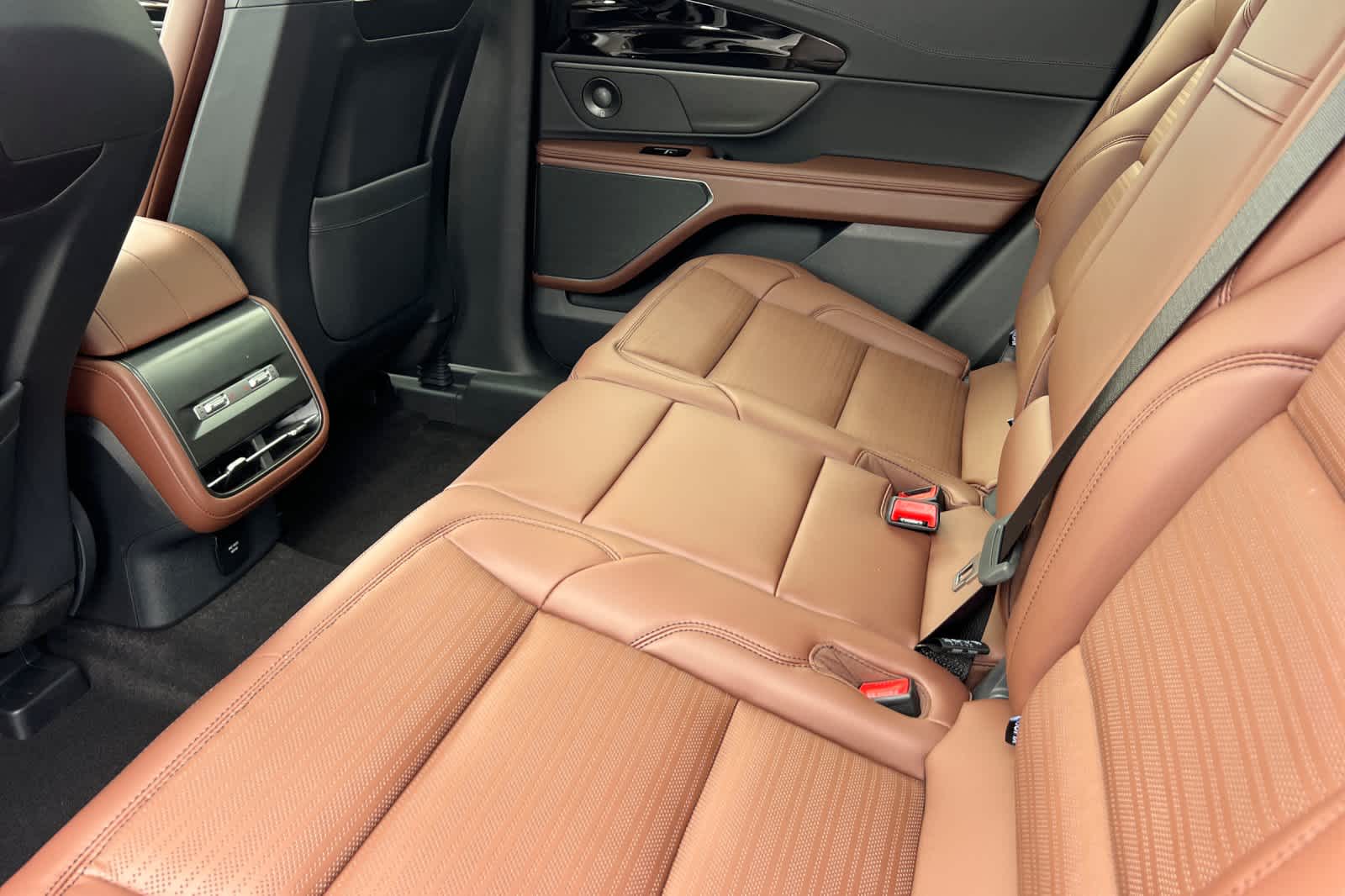 Thumbnail: 2026 Lincoln Nautilus - 4