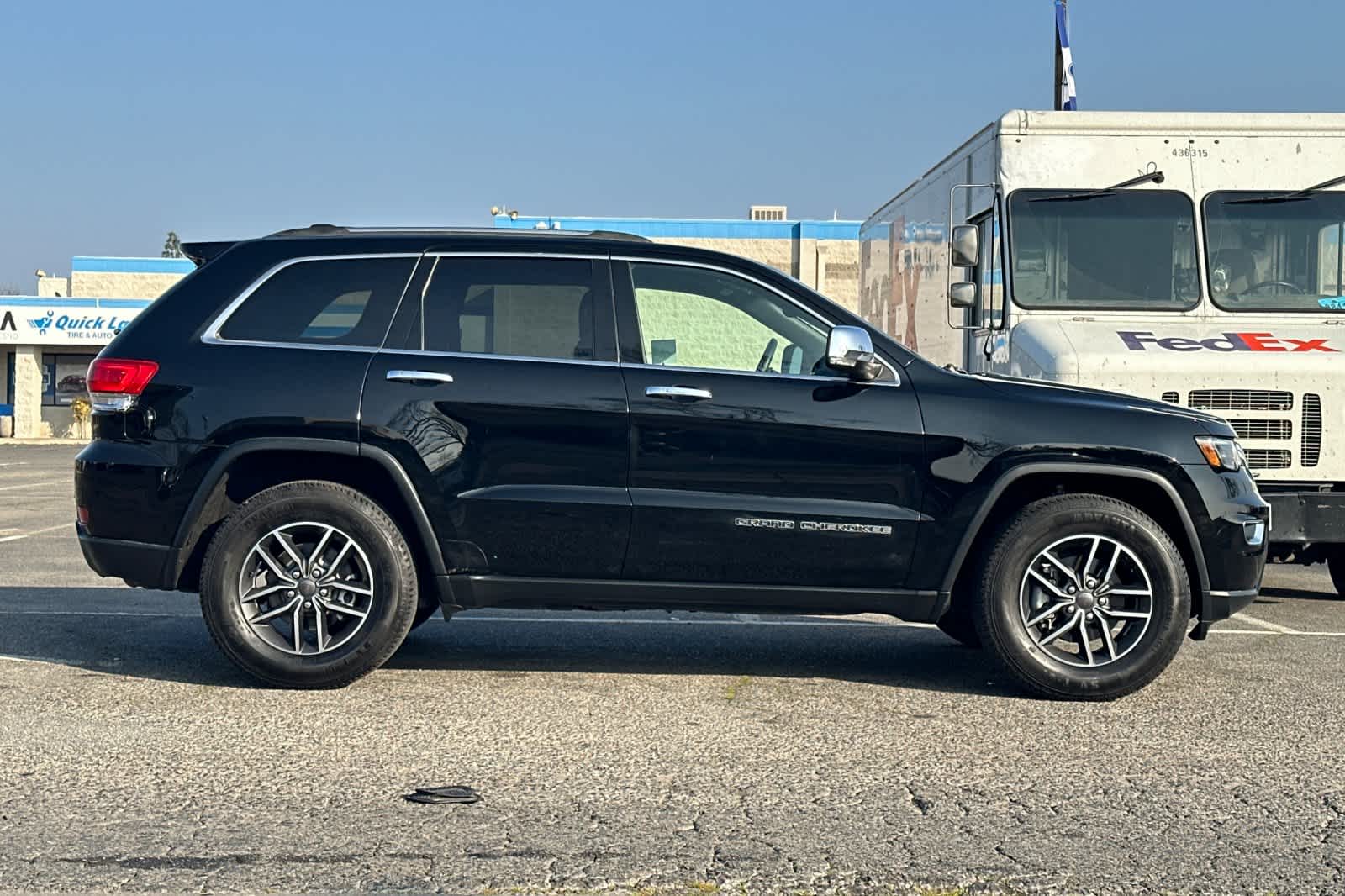 Thumbnail: 2019 Jeep Grand Cherokee - 8