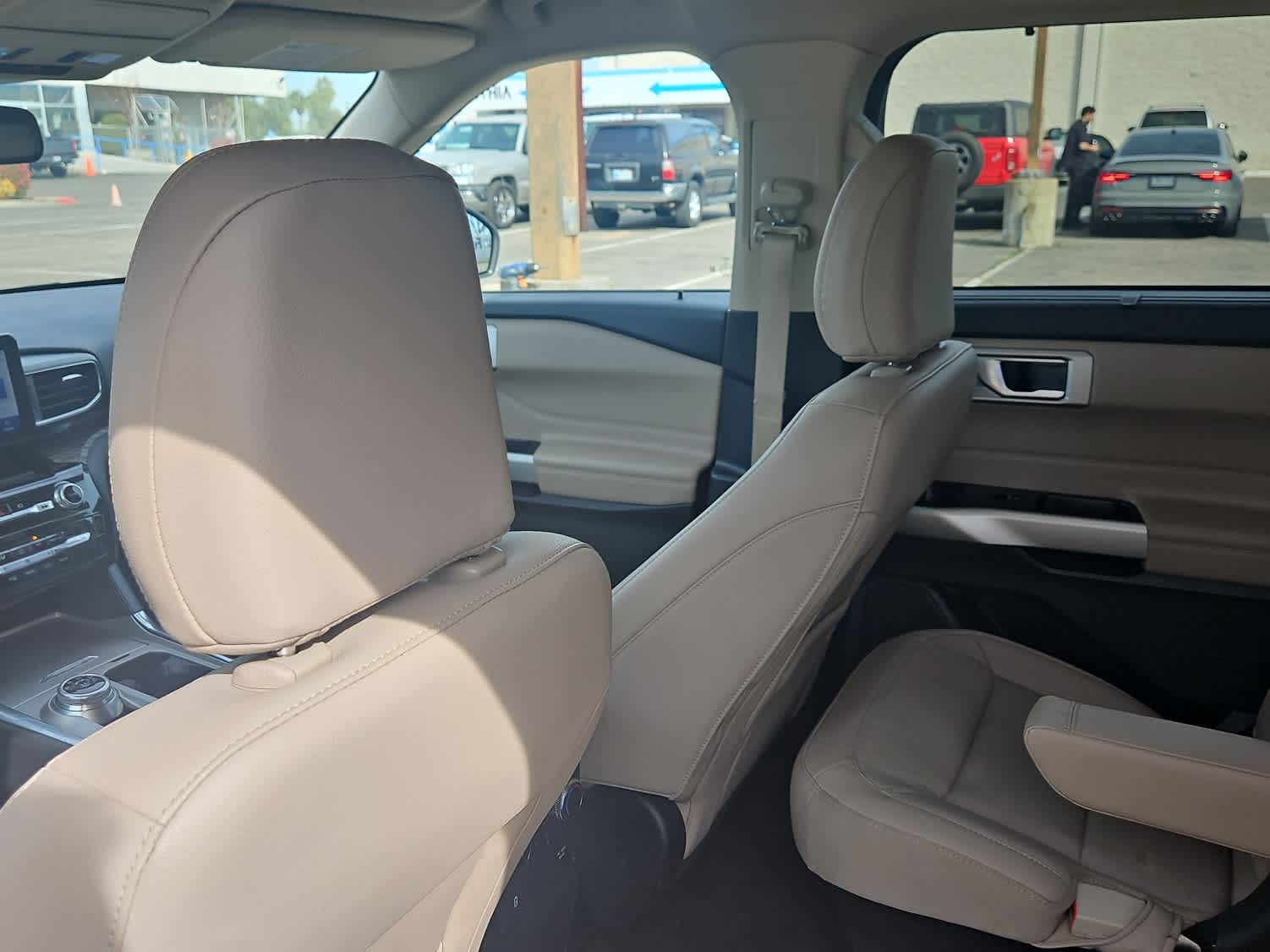 Thumbnail: 2021 Ford Explorer - 12