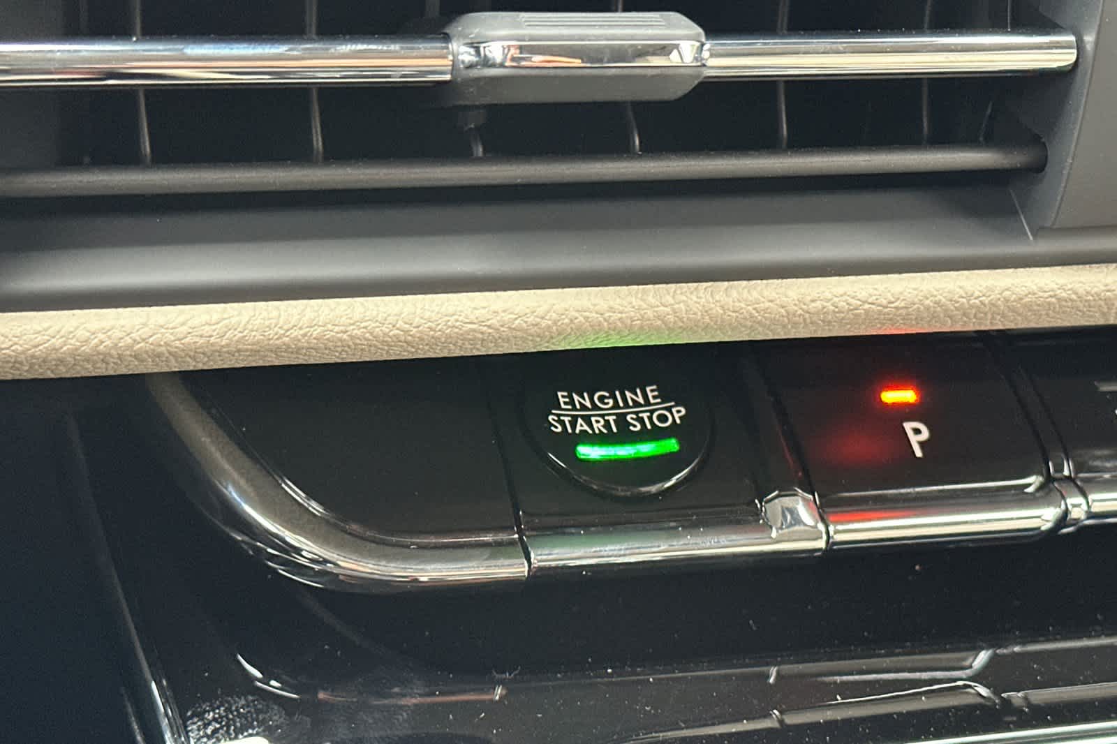 Thumbnail: 2025 Lincoln Corsair - 24