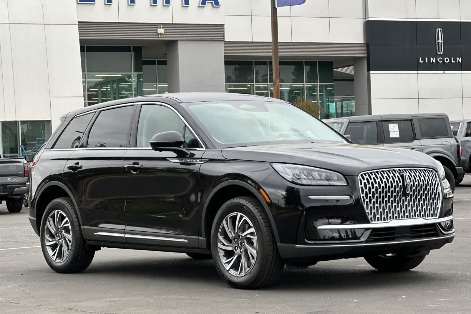 Thumbnail: 2025 Lincoln Corsair - 10