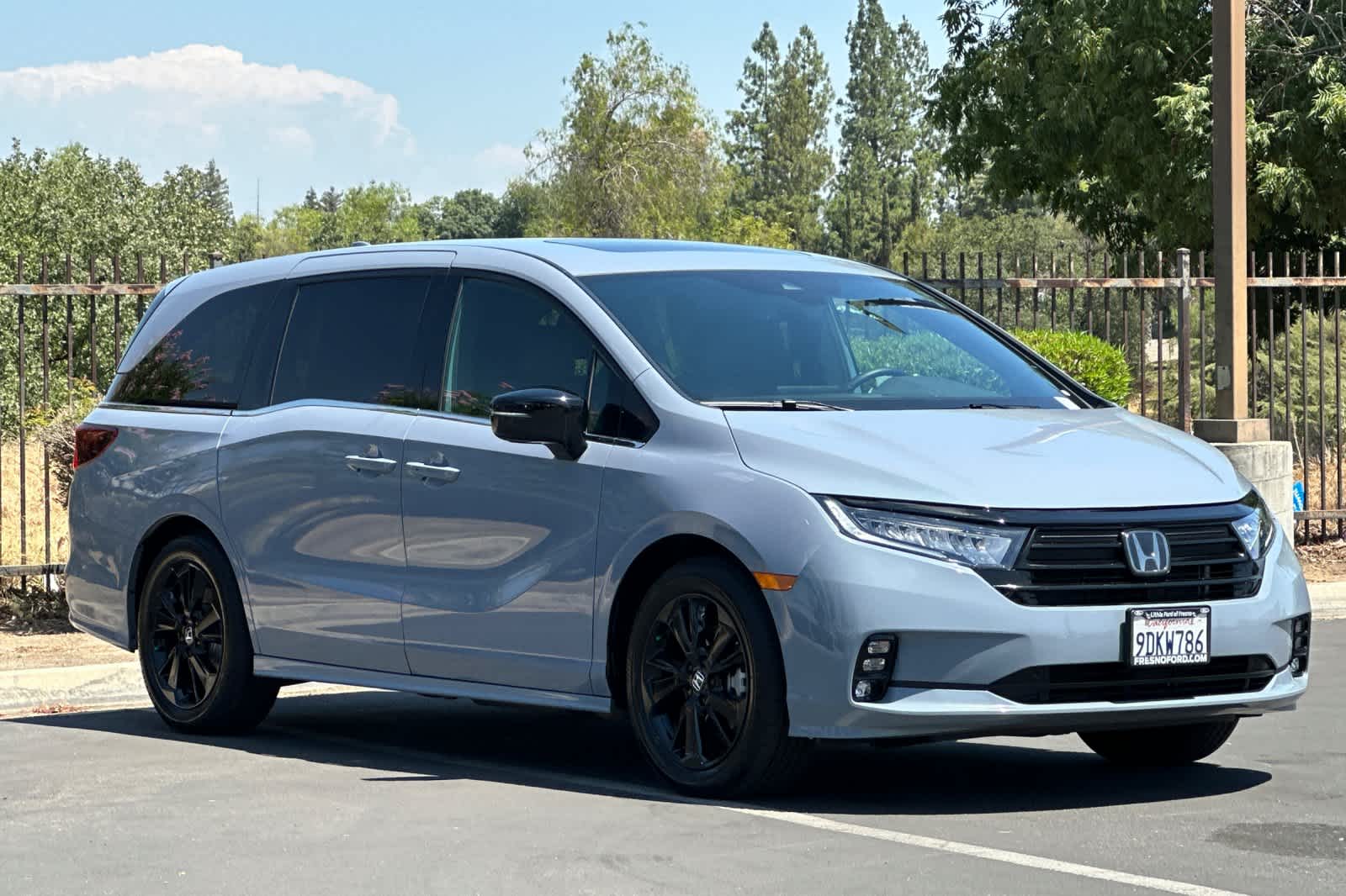Thumbnail: 2023 Honda Odyssey - 10
