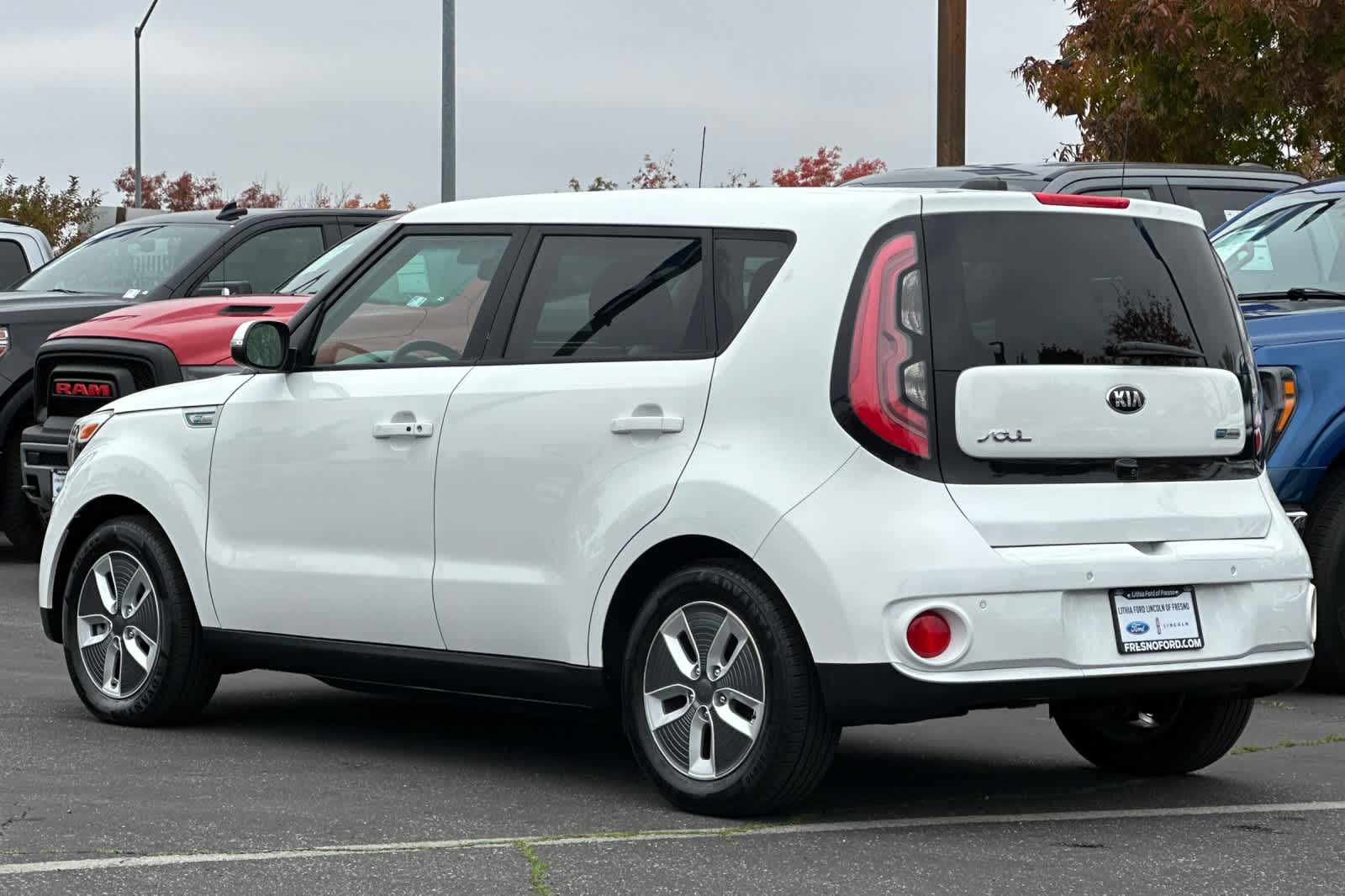 Thumbnail: 2017 Kia Soul EV - 6