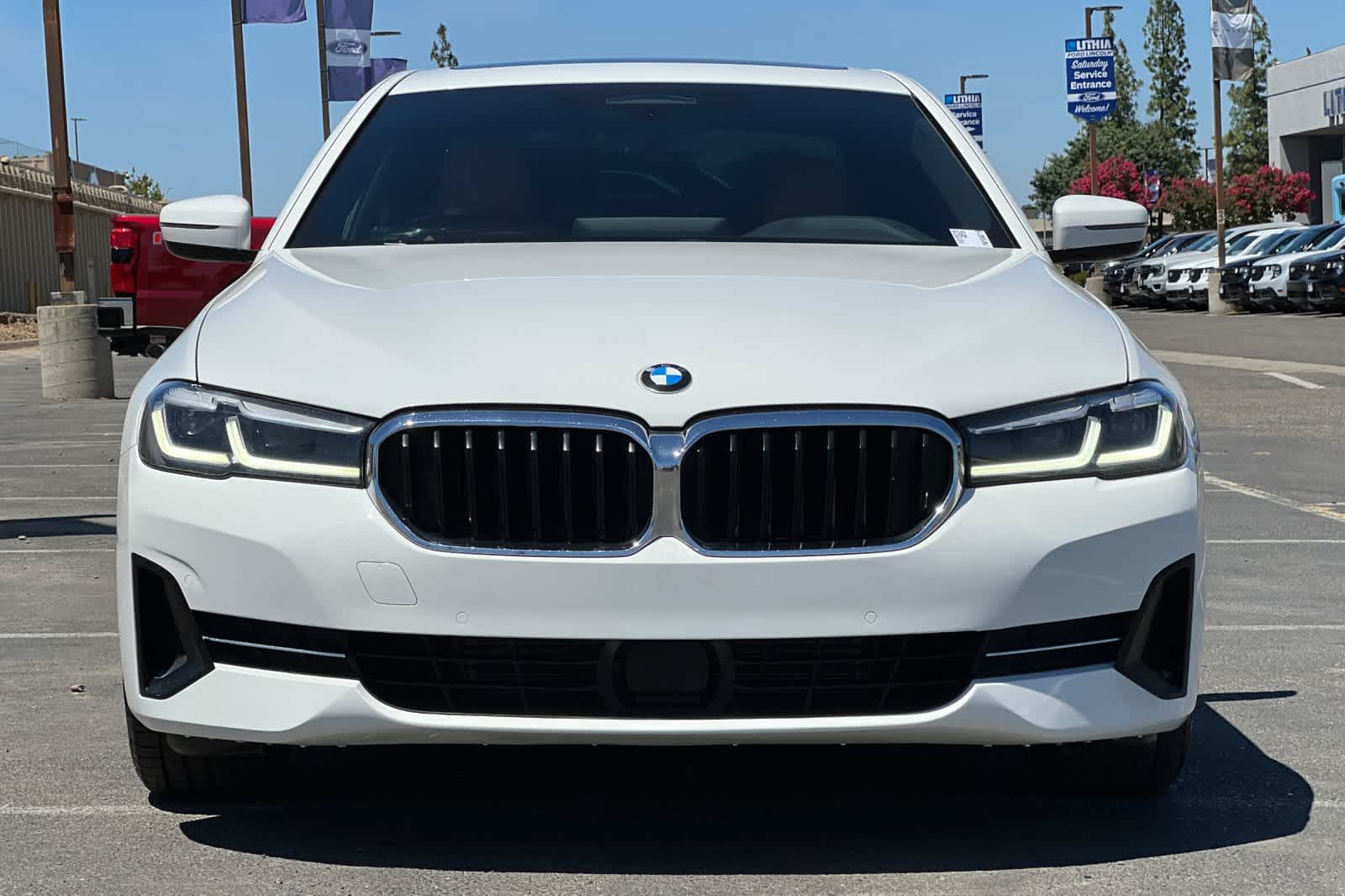 Thumbnail: 2023 BMW 5 Series - 10