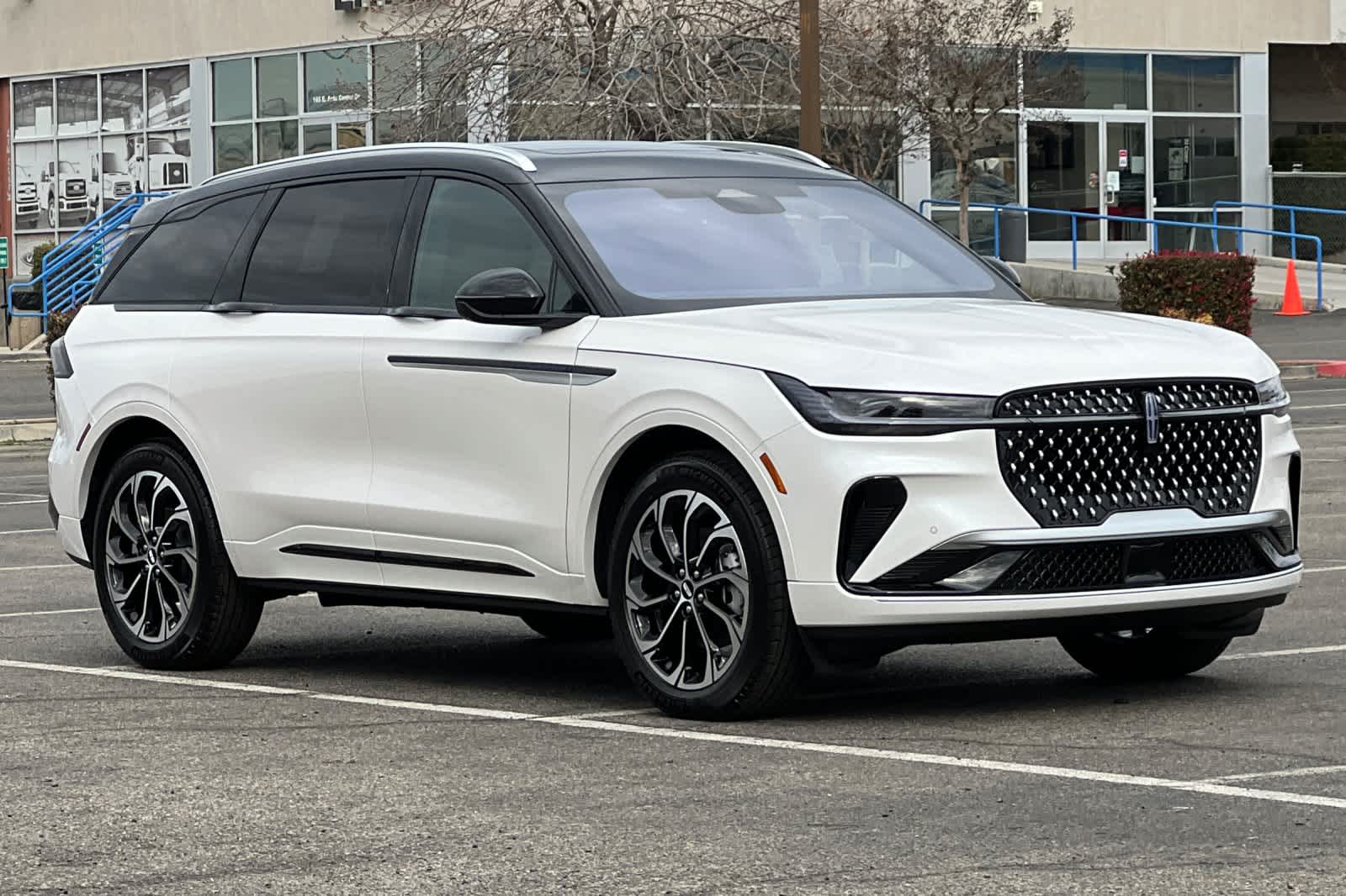 Thumbnail: 2026 Lincoln Nautilus - 10