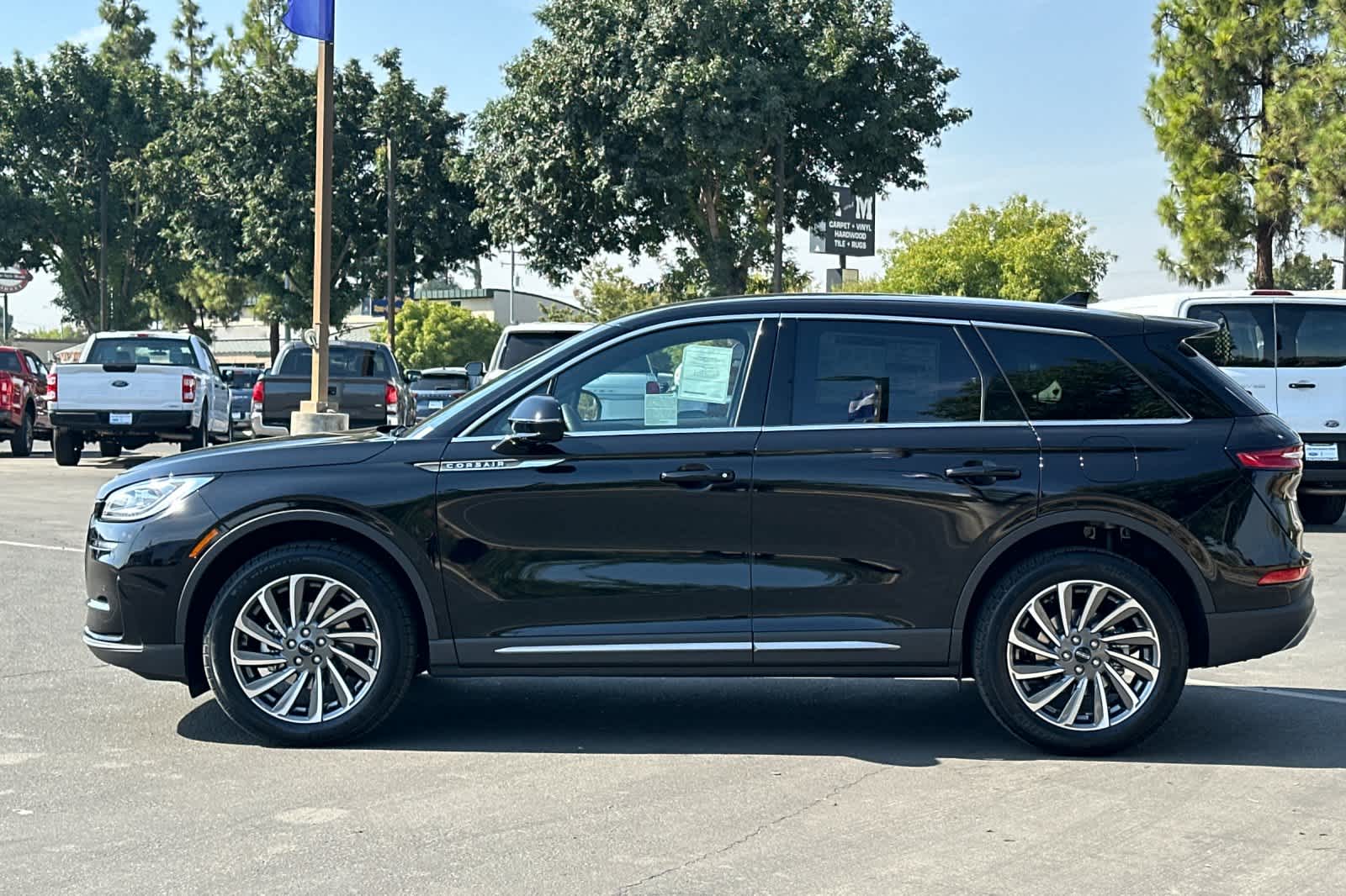 Thumbnail: 2025 Lincoln Corsair - 5