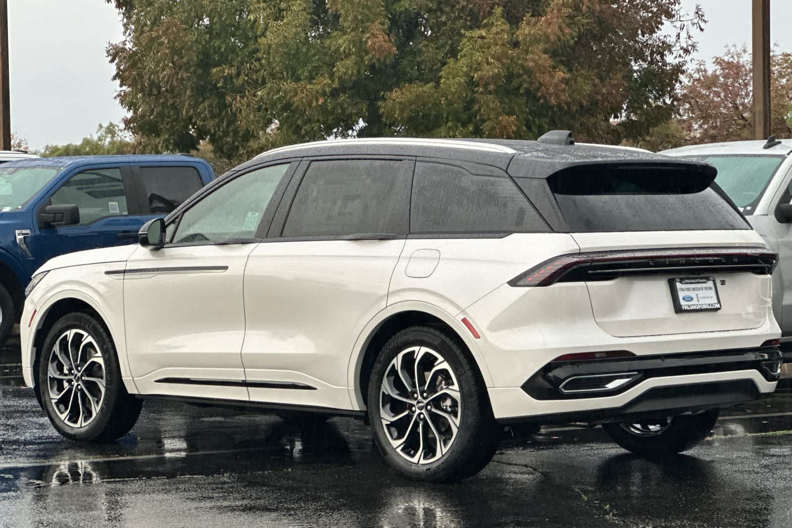 Thumbnail: 2026 Lincoln Nautilus - 6