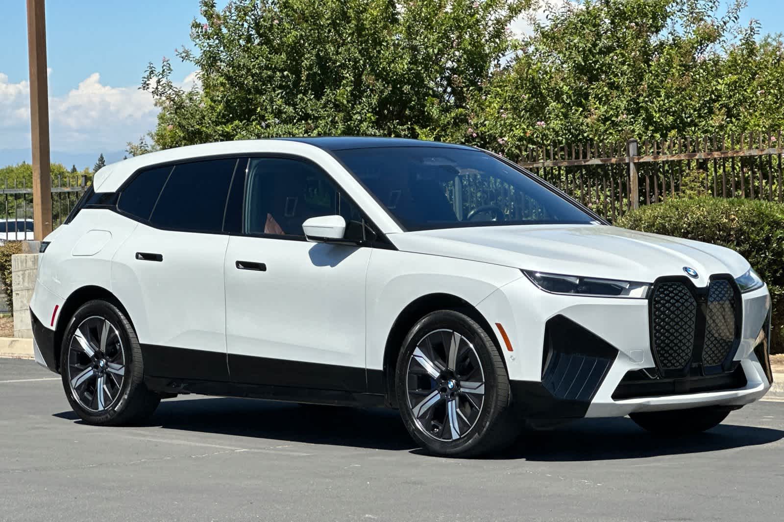 Thumbnail: 2023 BMW iX - 9