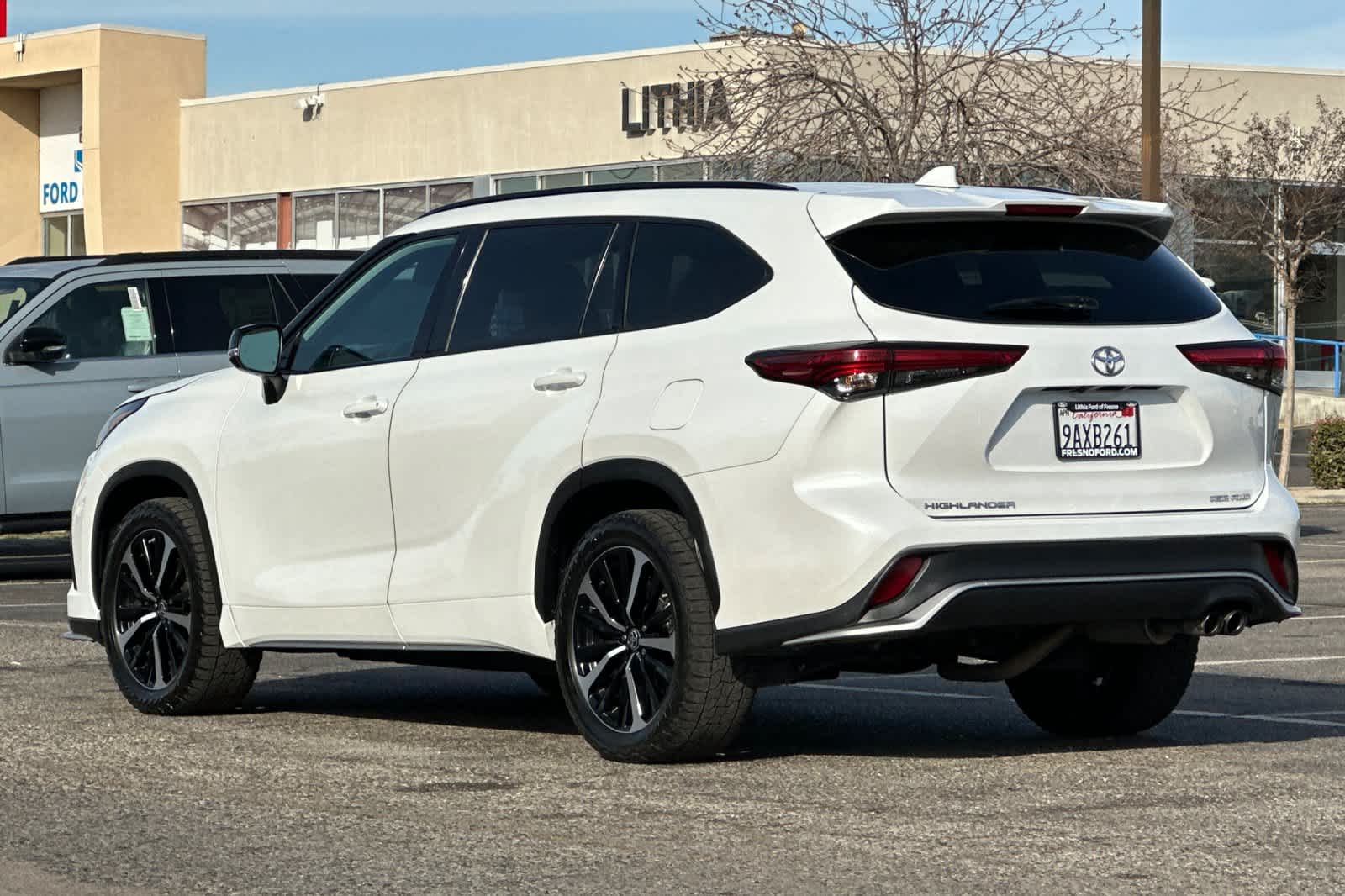 Thumbnail: 2022 Toyota Highlander - 6