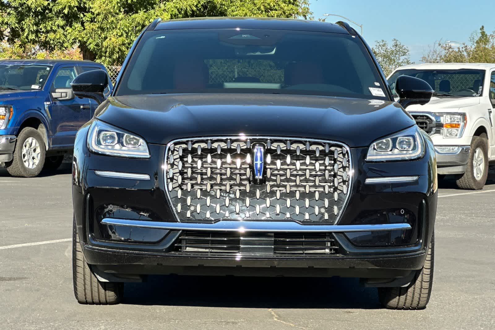 Thumbnail: 2025 Lincoln Corsair - 11