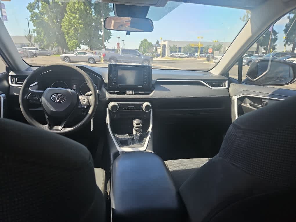 Thumbnail: 2022 Toyota RAV4 - 9