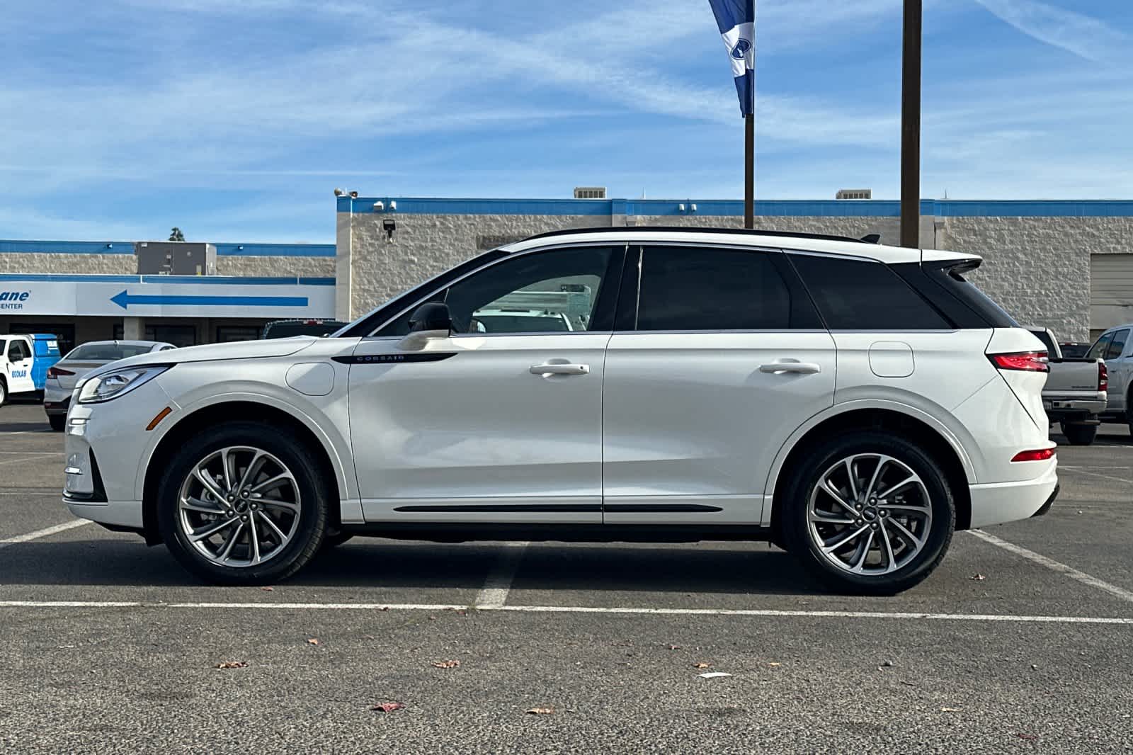 Thumbnail: 2026 Lincoln Corsair - 5