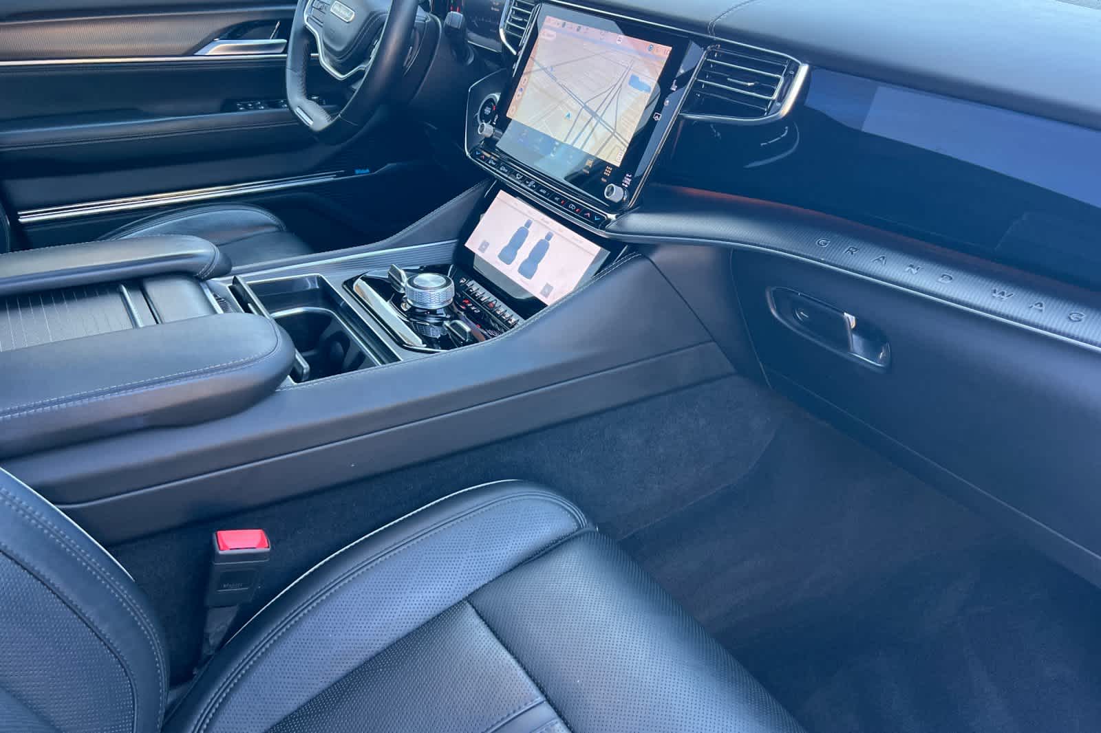 Thumbnail: 2024 Jeep Grand Wagoneer L - 18