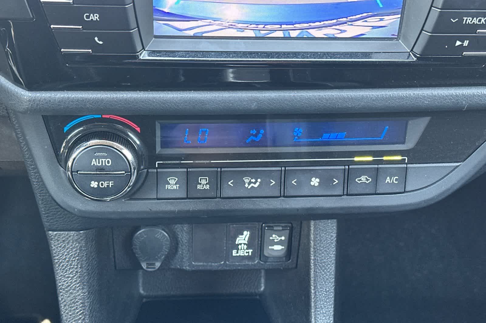 Thumbnail: 2015 Toyota Corolla - 19