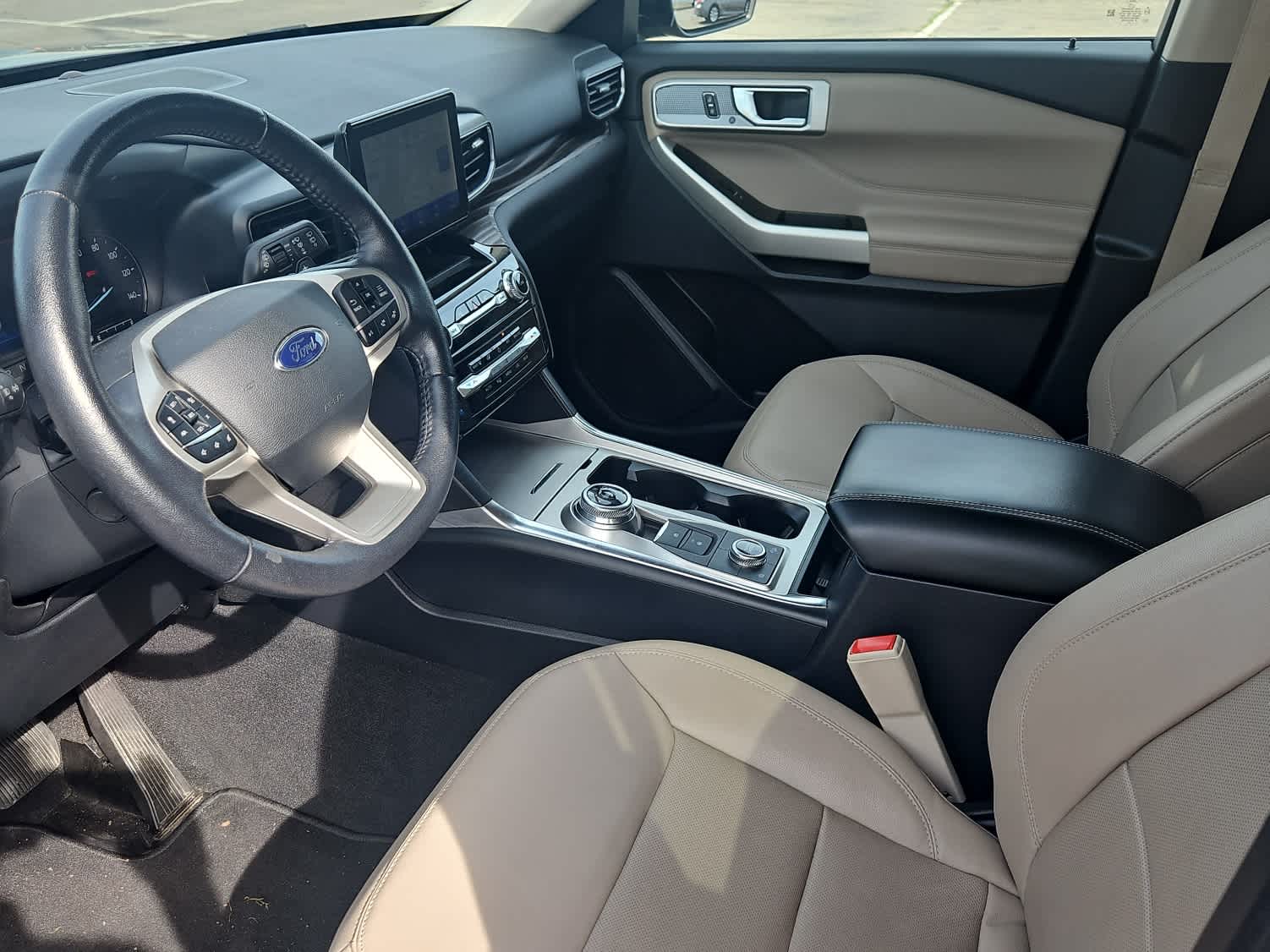 Thumbnail: 2021 Ford Explorer - 15