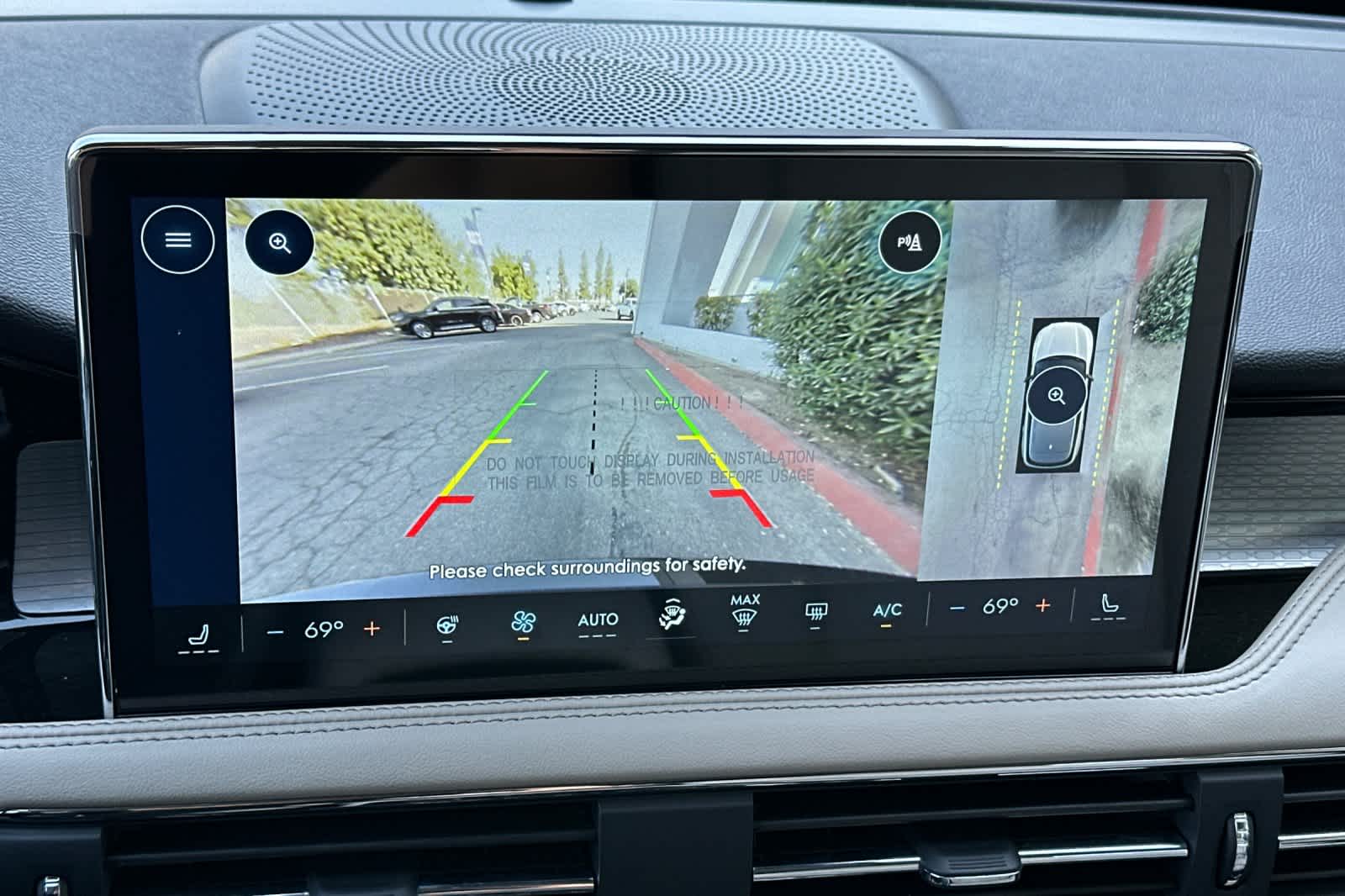 Thumbnail: 2025 Lincoln Corsair - 20