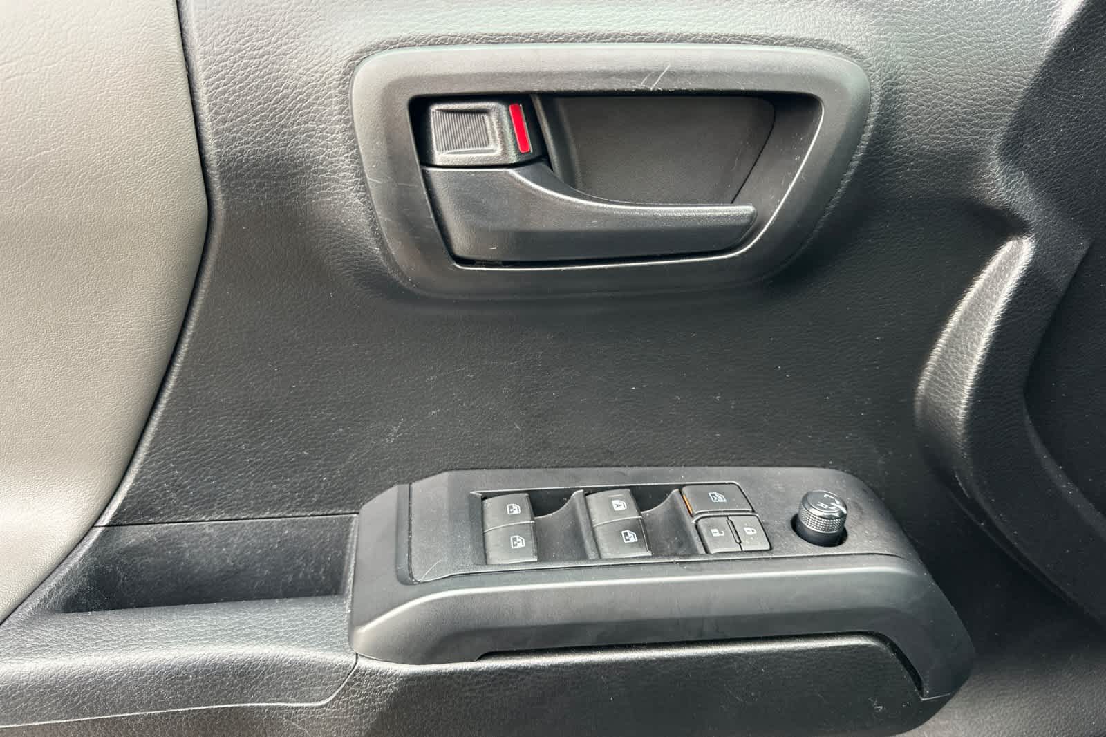 Thumbnail: 2022 Toyota Tacoma - 12