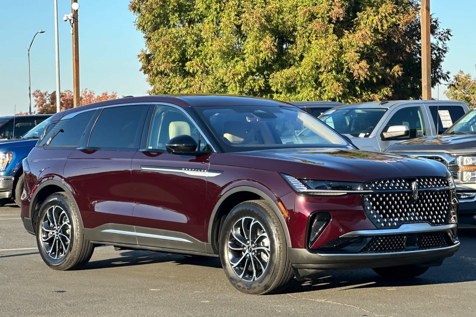 Thumbnail: 2025 Lincoln Nautilus - 9