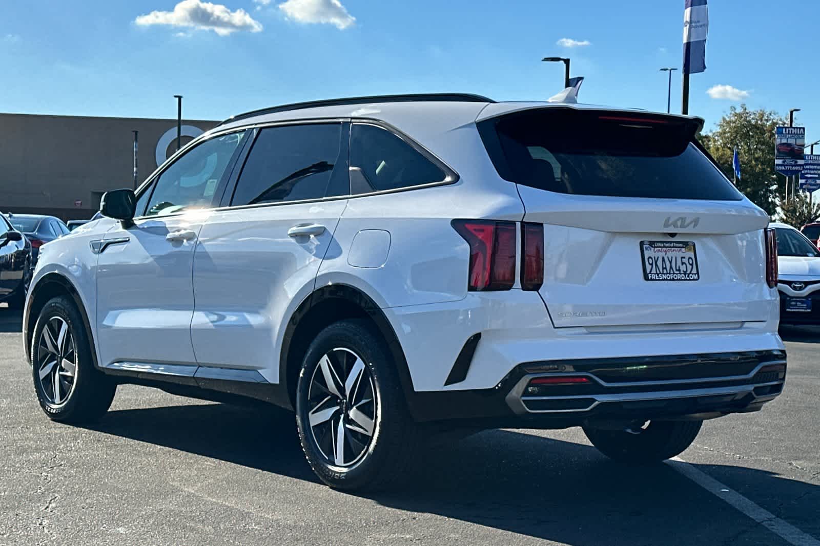 Thumbnail: 2023 Kia Sorento - 6