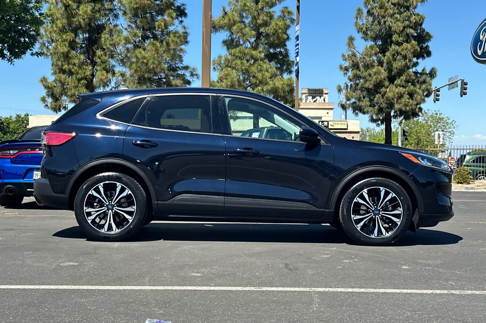 Thumbnail: 2021 Ford Escape - 9