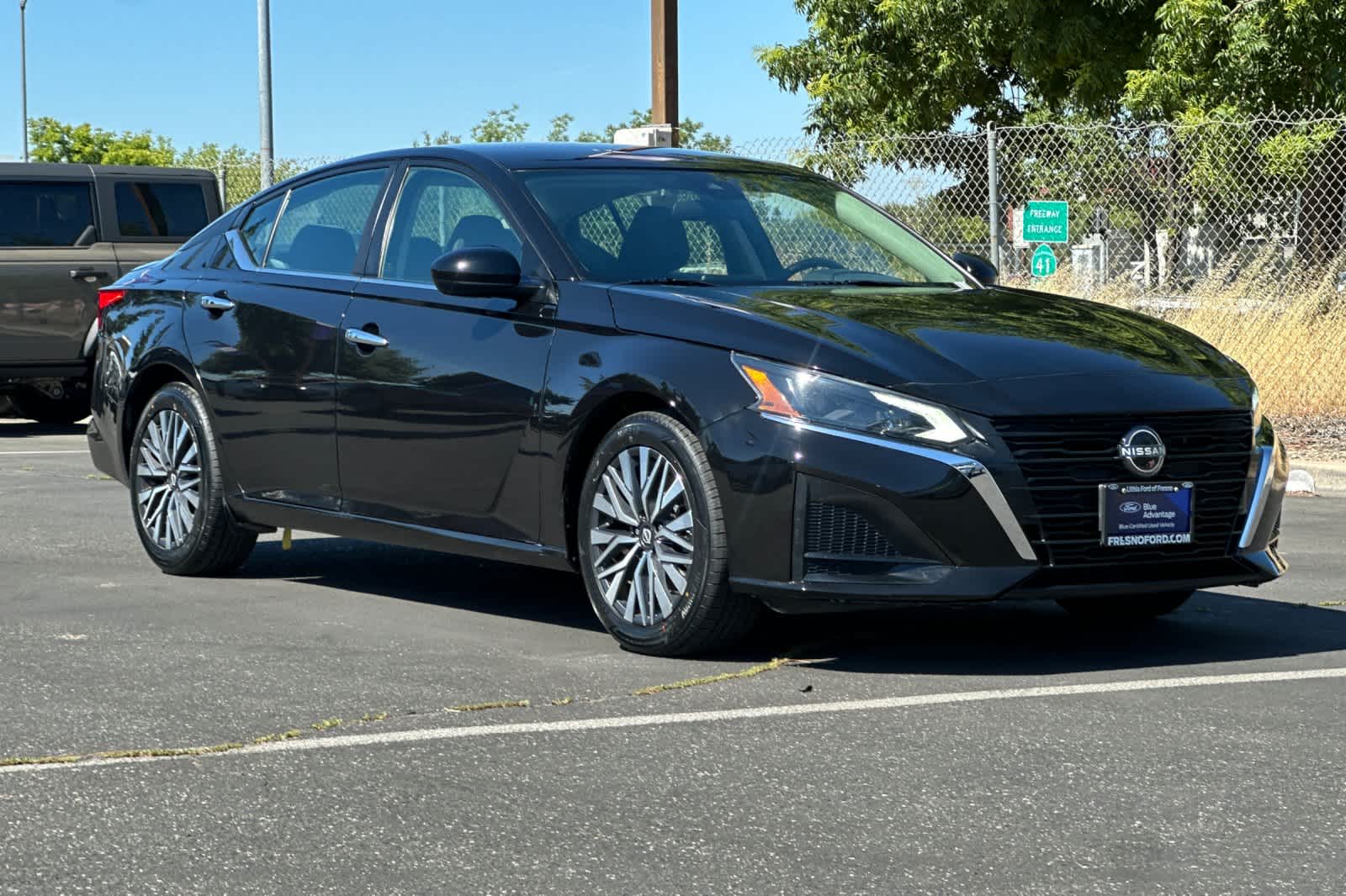 Thumbnail: 2023 Nissan Altima - 9