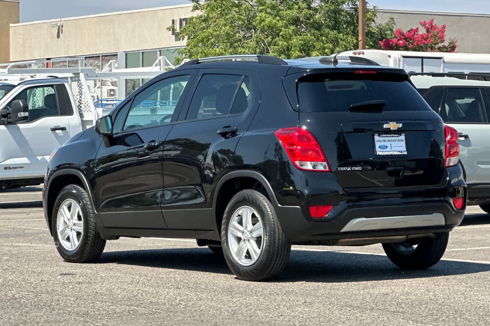 Thumbnail: 2022 Chevrolet Trax - 6