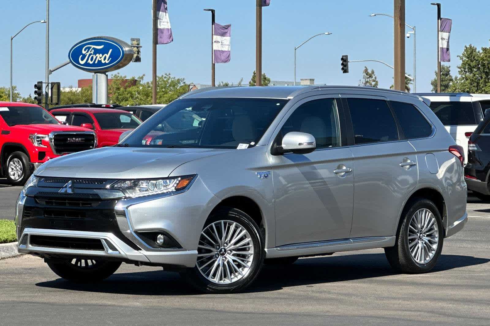 2022 Mitsubishi Outlander SEL -
                Fresno, CA