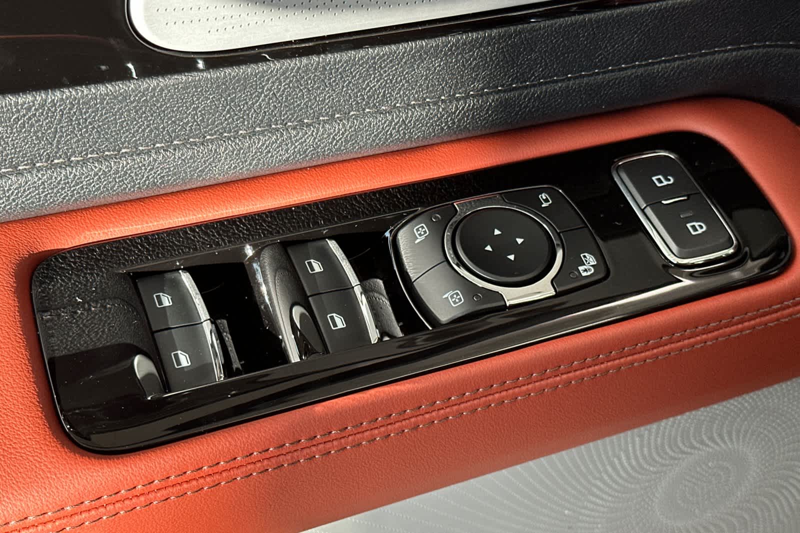 Thumbnail: 2026 Lincoln Aviator - 14