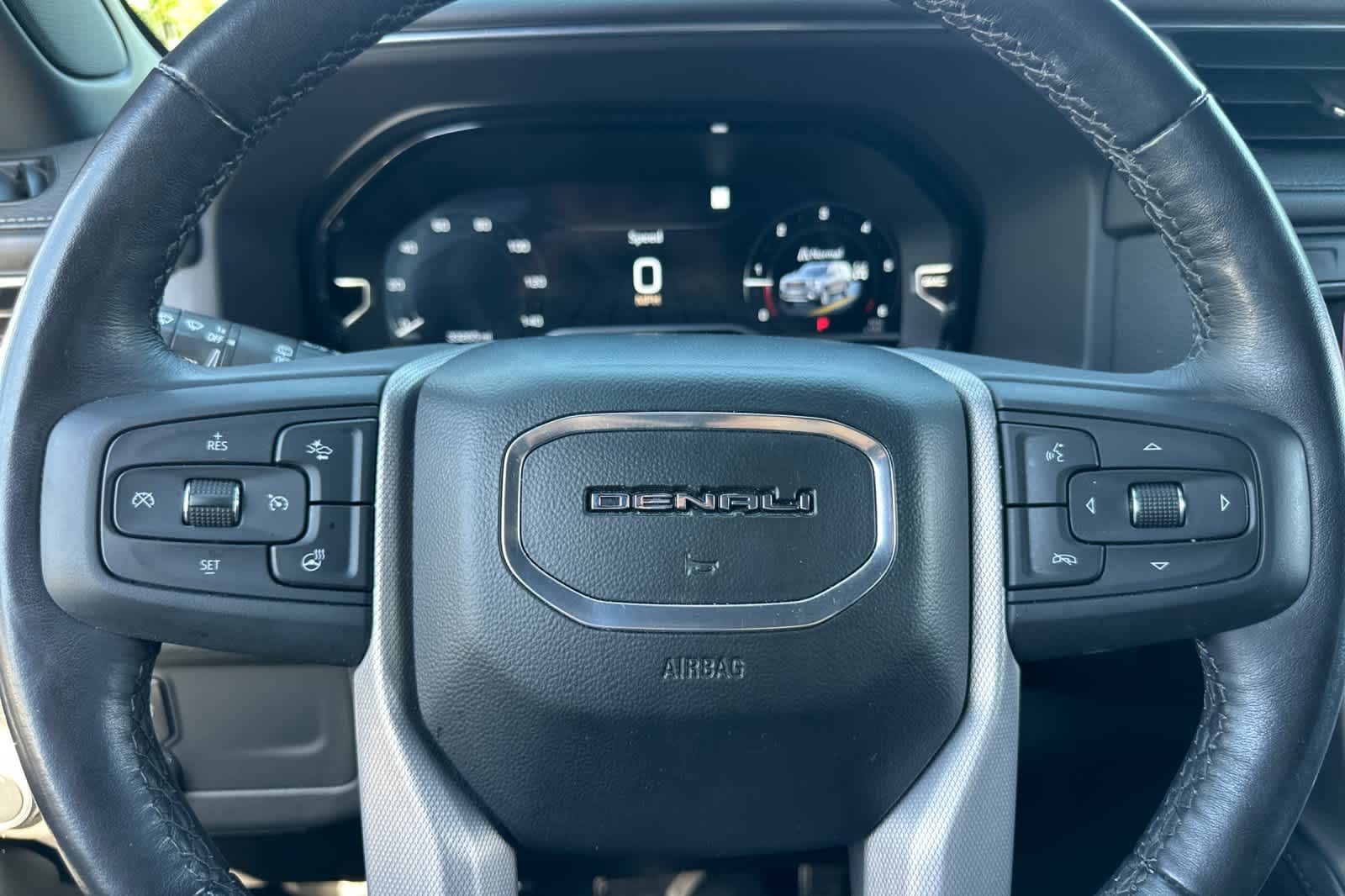 Thumbnail: 2023 GMC Yukon XL - 24