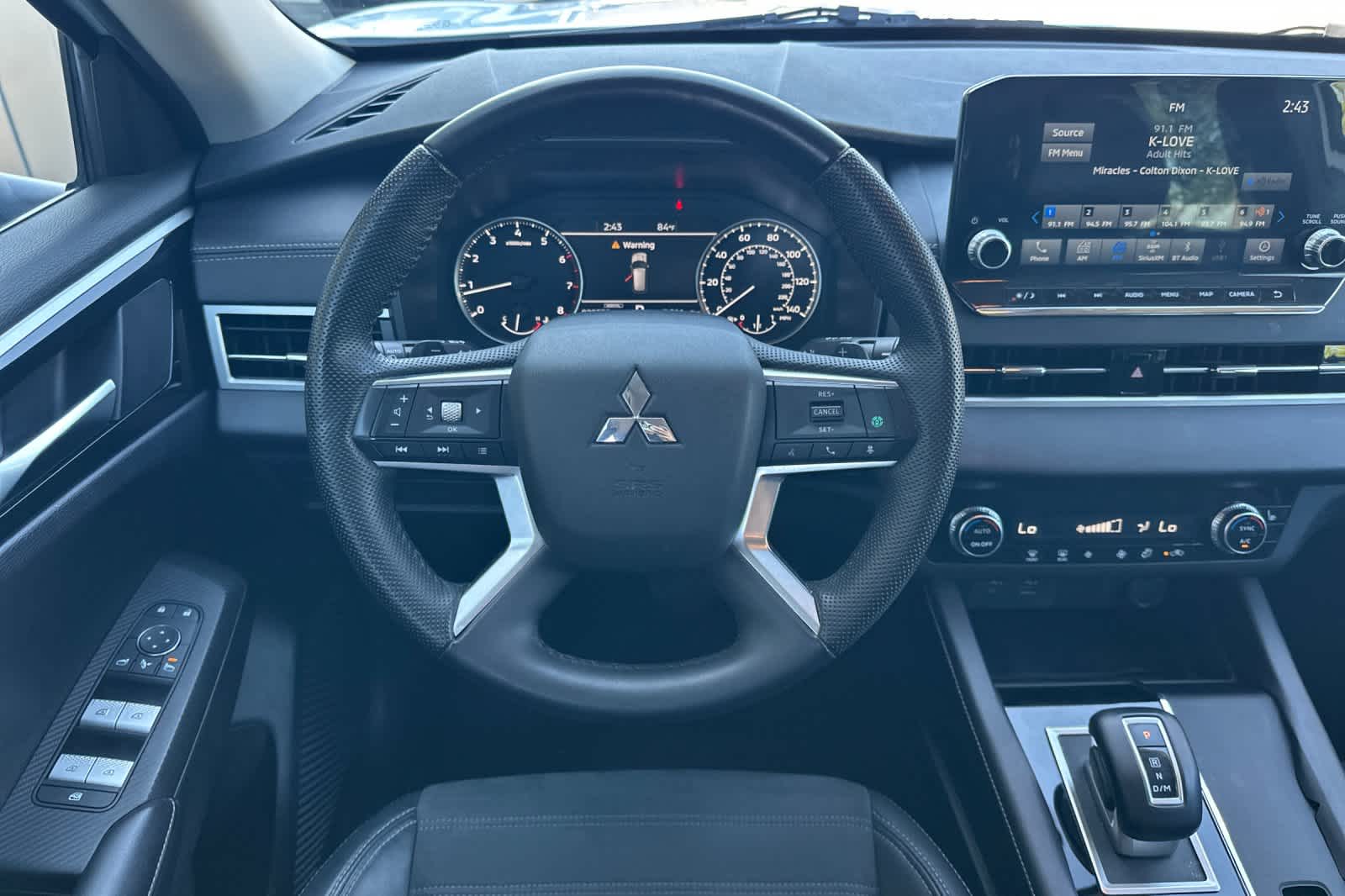 Thumbnail: 2023 Mitsubishi Outlander - 14